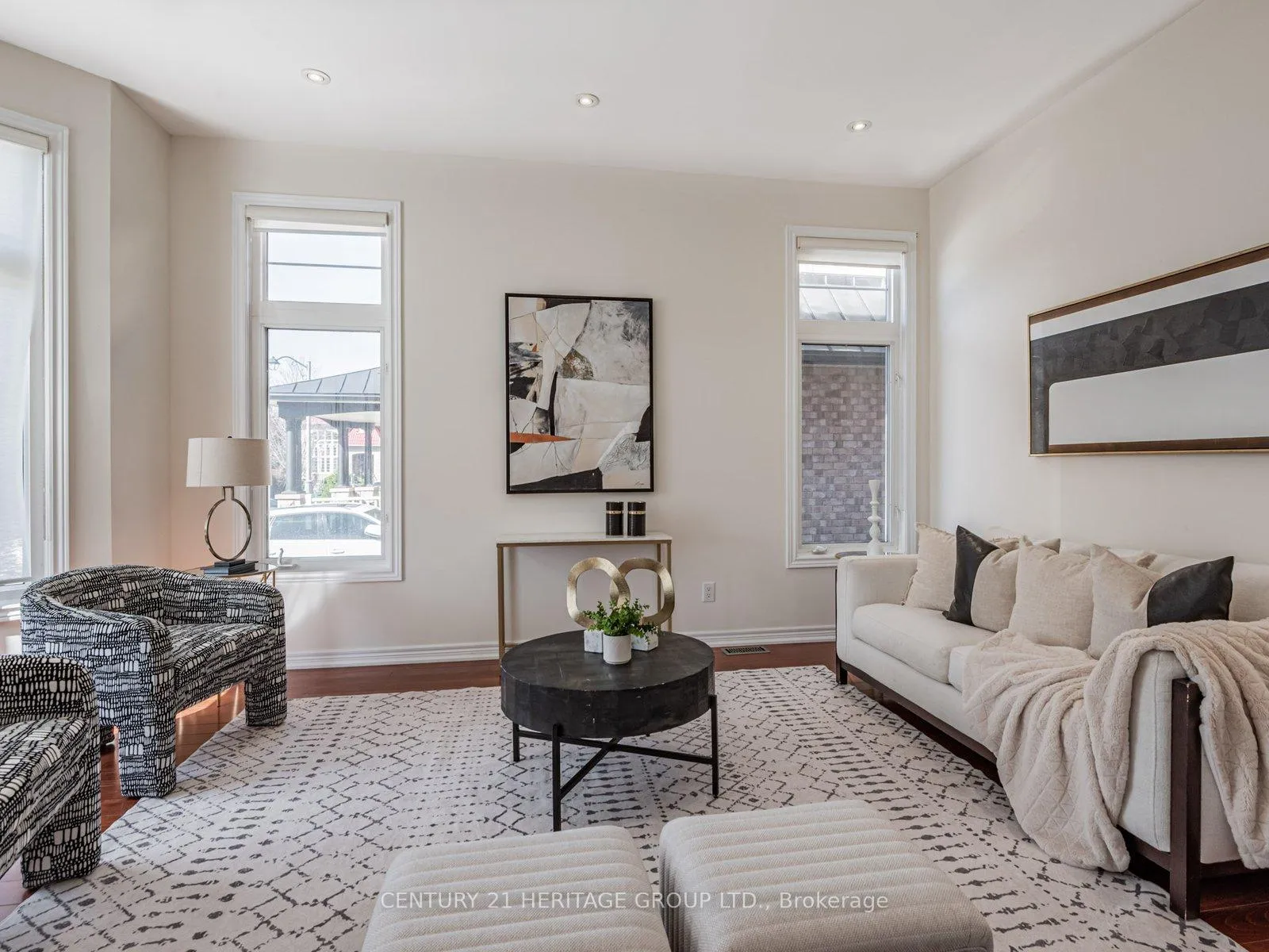 Photo 5 of 69 Morland Crescent, Aurora, Bayview Northeast — HOMEH