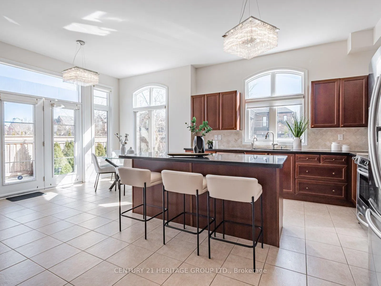 Photo 8 of 69 Morland Crescent, Aurora, Bayview Northeast — HOMEH