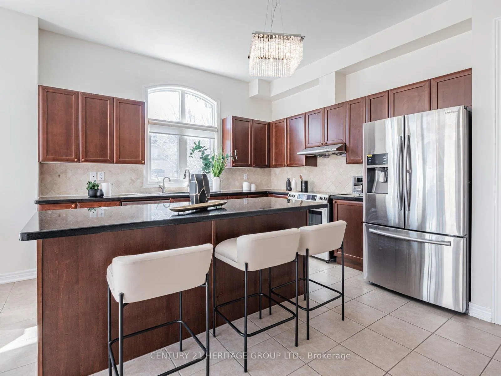 Photo 9 of 69 Morland Crescent, Aurora, Bayview Northeast — HOMEH
