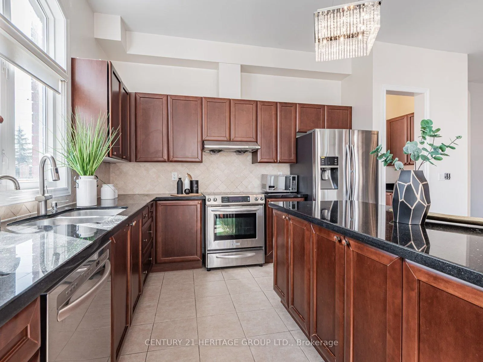 Photo 11 of 69 Morland Crescent, Aurora, Bayview Northeast — HOMEH