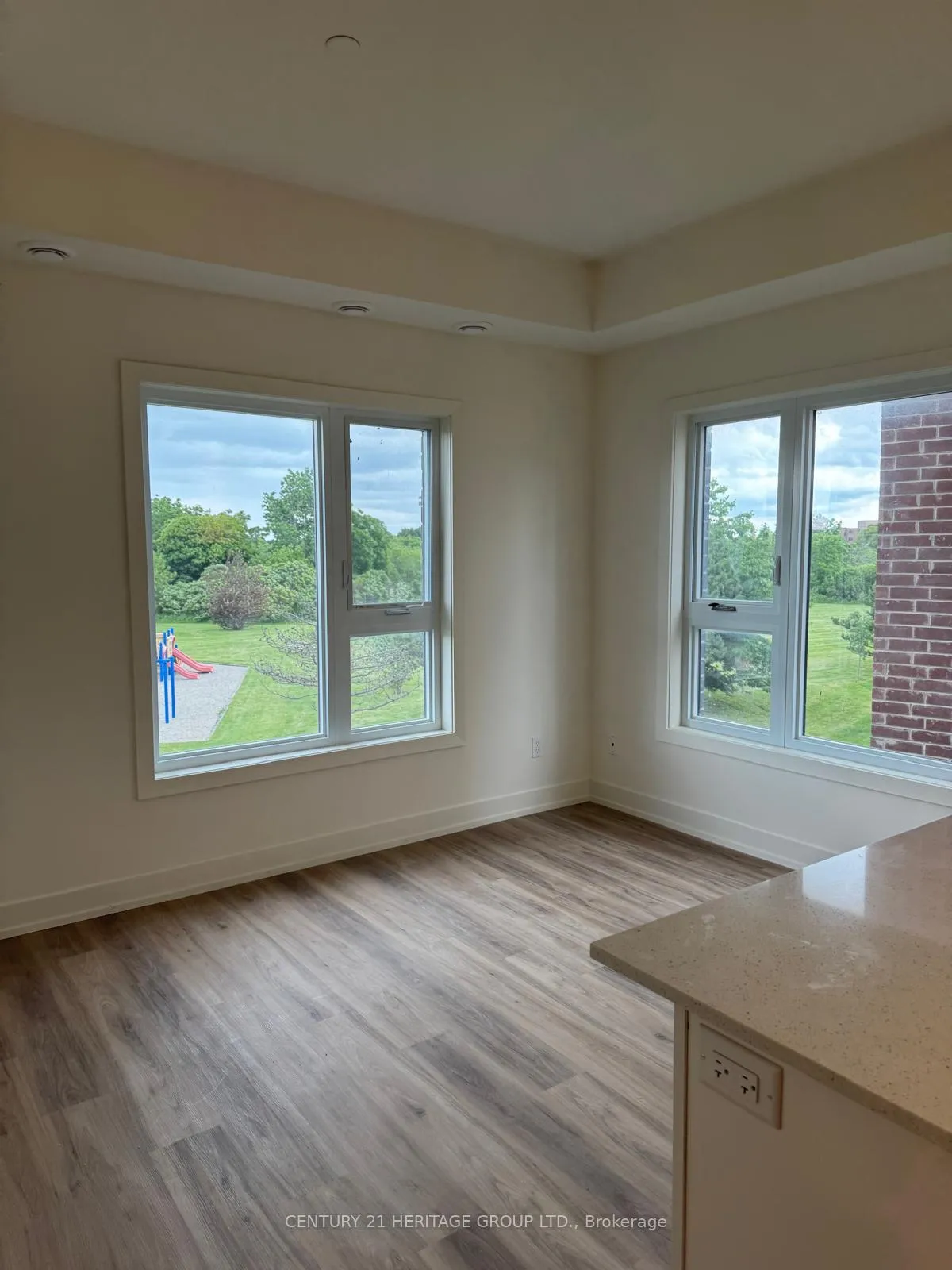 Photo 4 of Unit 312A, 16 Melbourne Avenue, St. Catharines, E. Chester — HOMEH