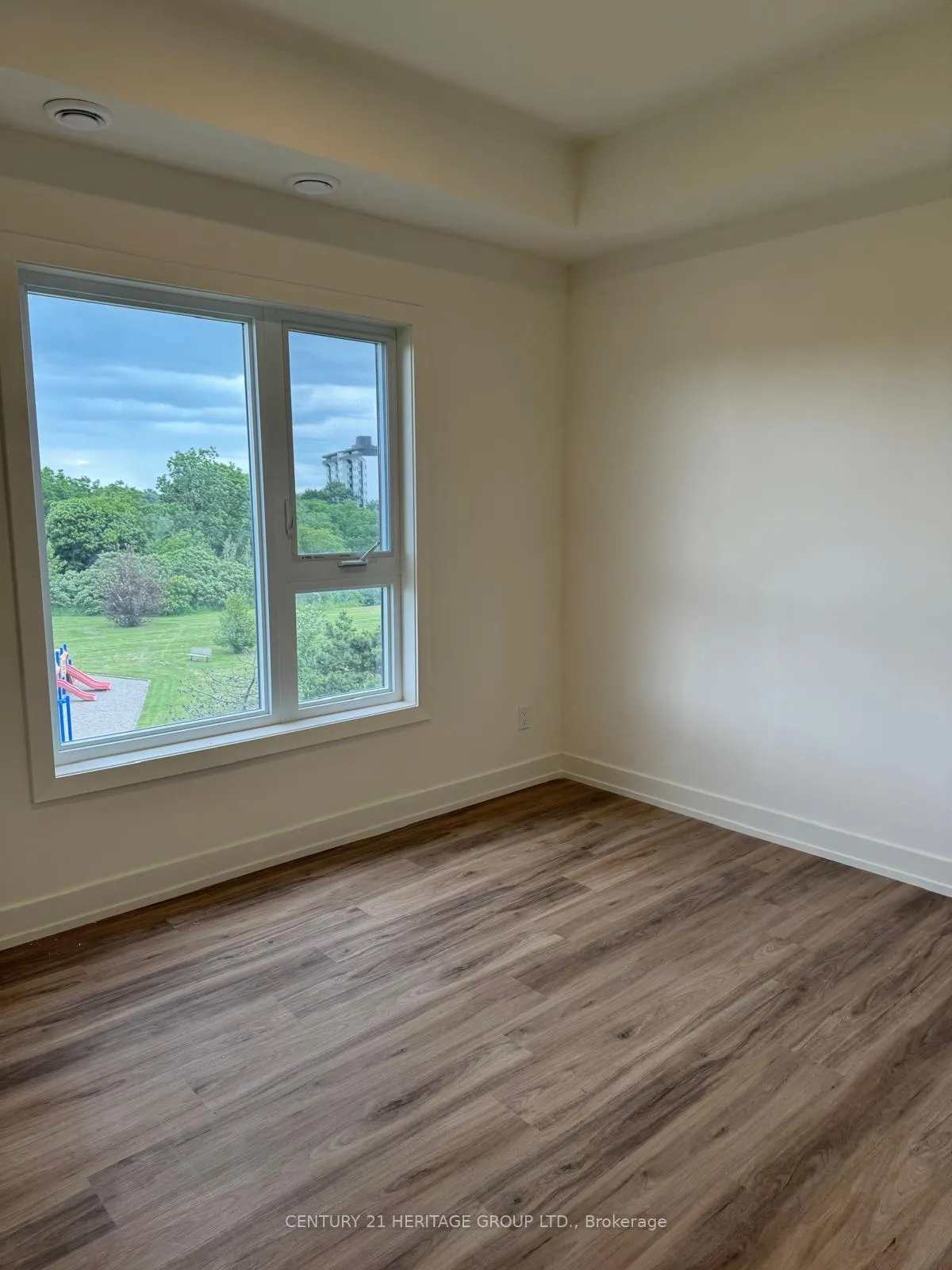 Photo 6 of Unit 312A, 16 Melbourne Avenue, St. Catharines, E. Chester — HOMEH
