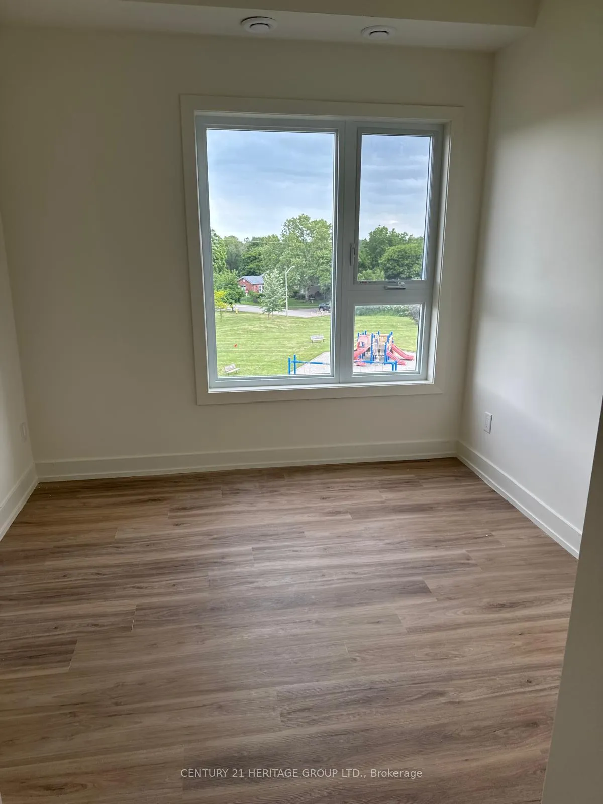 Photo 8 of Unit 312A, 16 Melbourne Avenue, St. Catharines, E. Chester — HOMEH