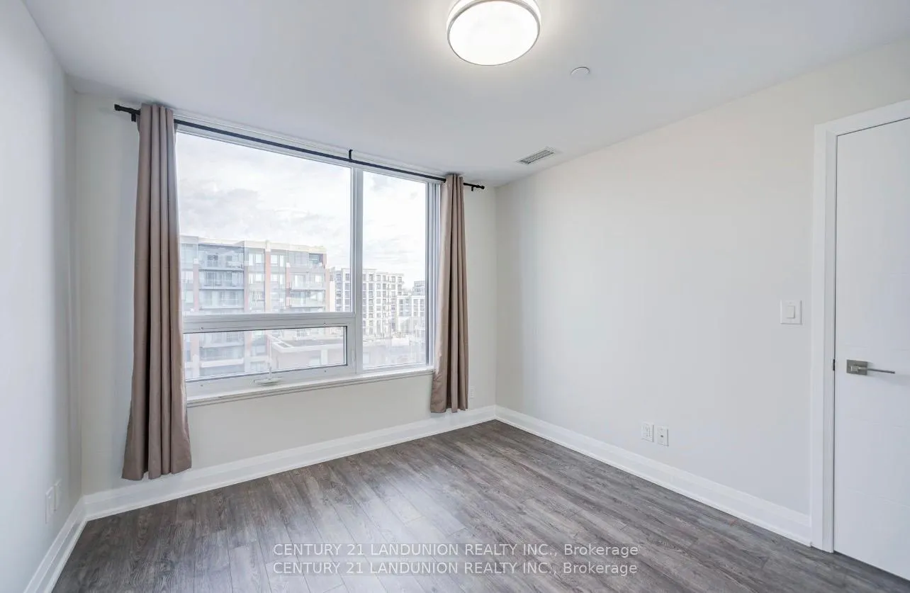 Photo 5 of Unit 808, 18 Uptown Drive, Markham, Unionville — HOMEH