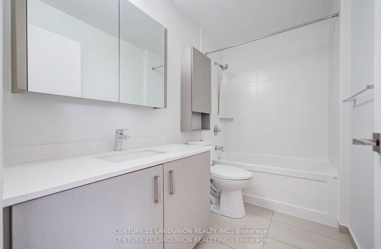 Photo 8 of Unit 808, 18 Uptown Drive, Markham, Unionville — HOMEH