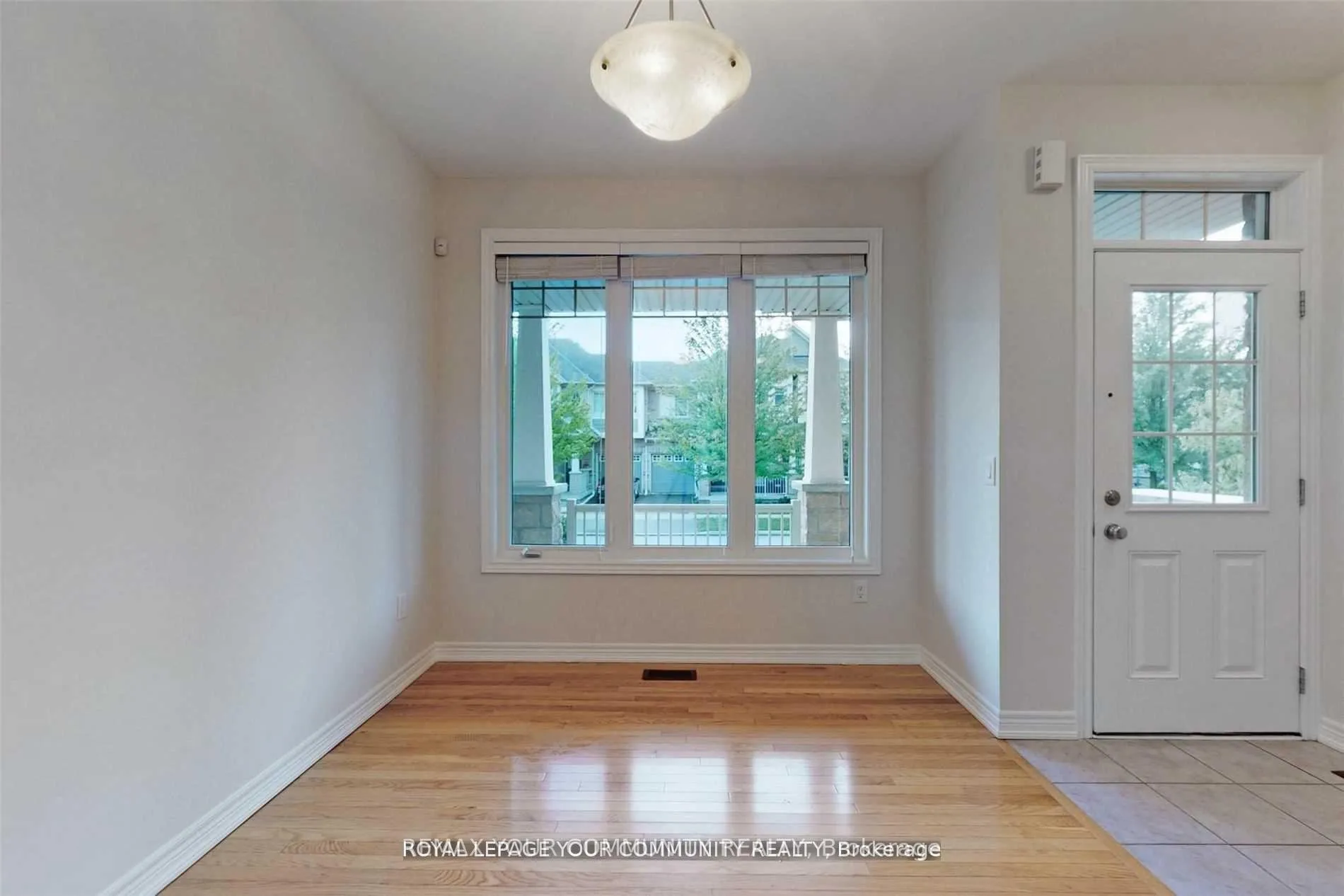 Photo 3 of 34 Thistle Avenue, Richmond Hill, Jefferson — HOMEH