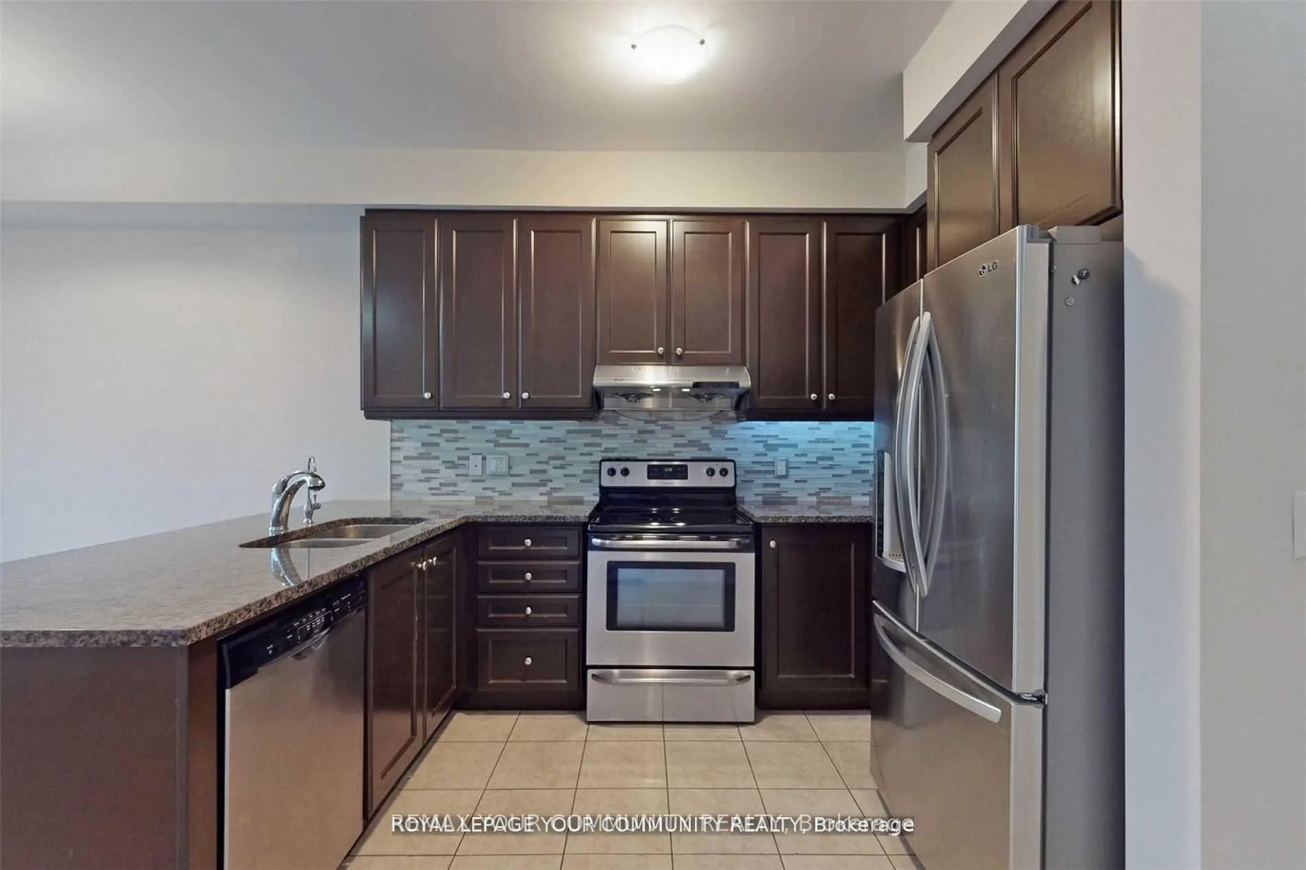 Photo 9 of 34 Thistle Avenue, Richmond Hill, Jefferson — HOMEH