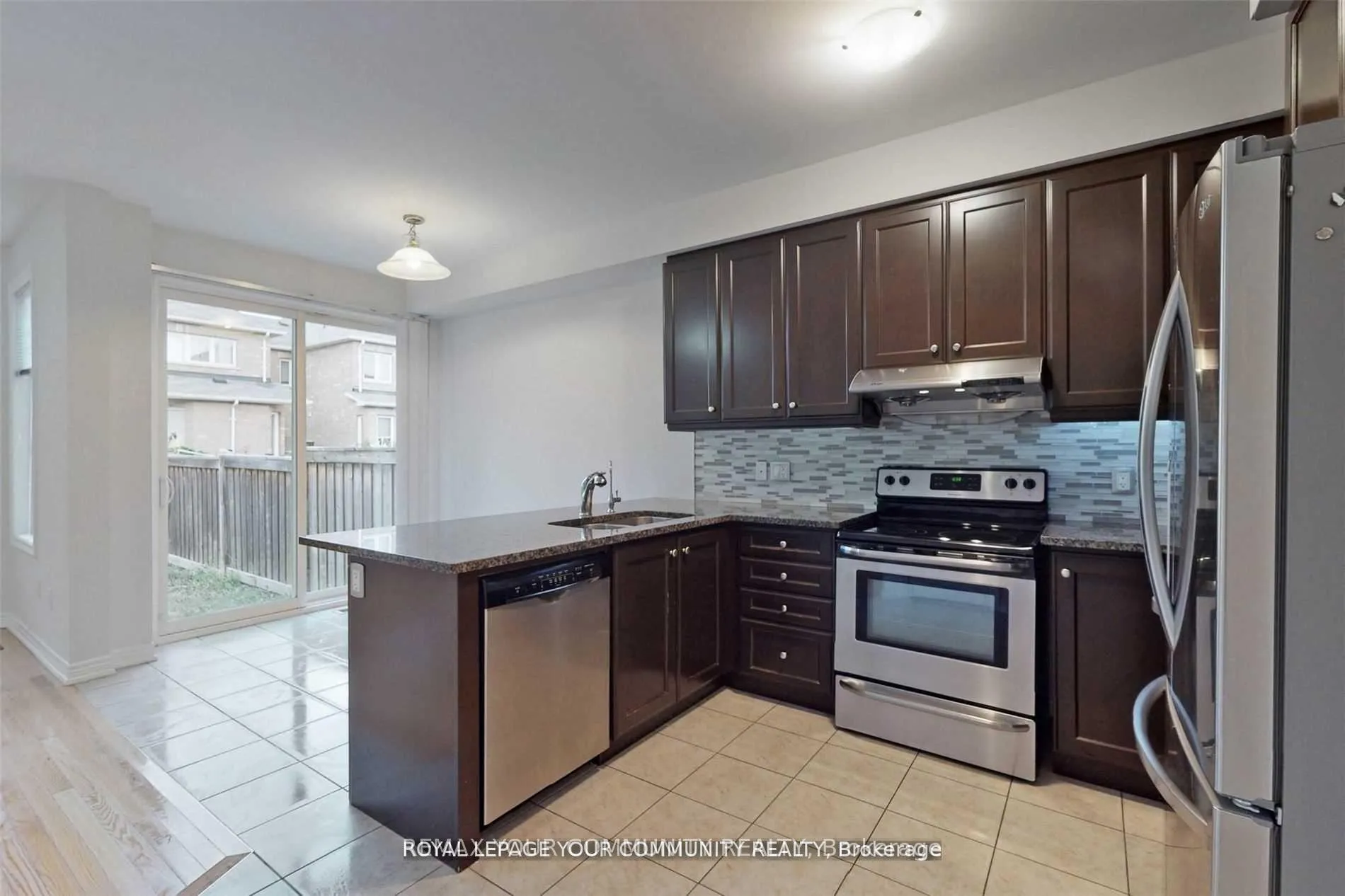 Photo 10 of 34 Thistle Avenue, Richmond Hill, Jefferson — HOMEH