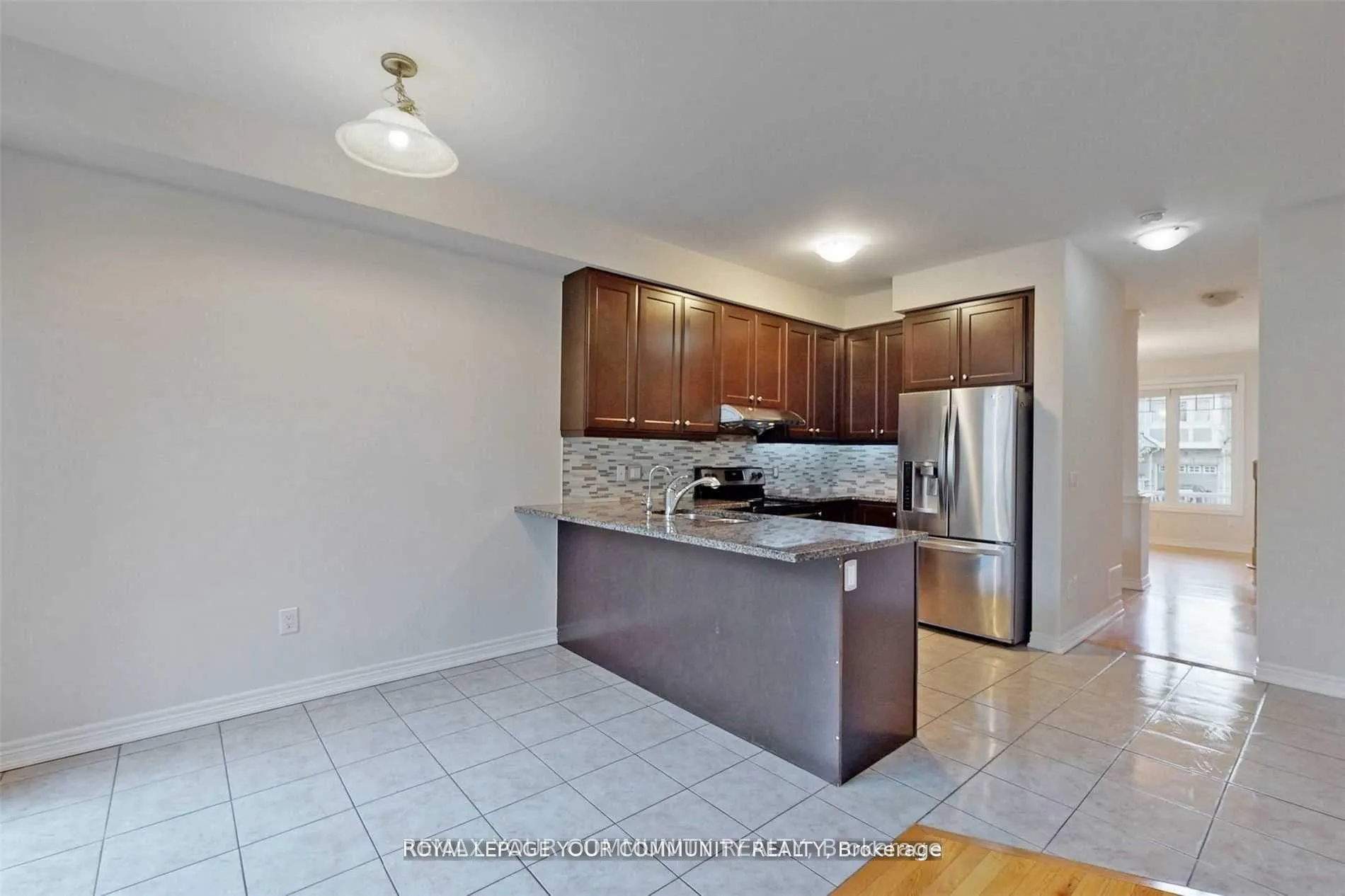 Photo 14 of 34 Thistle Avenue, Richmond Hill, Jefferson — HOMEH