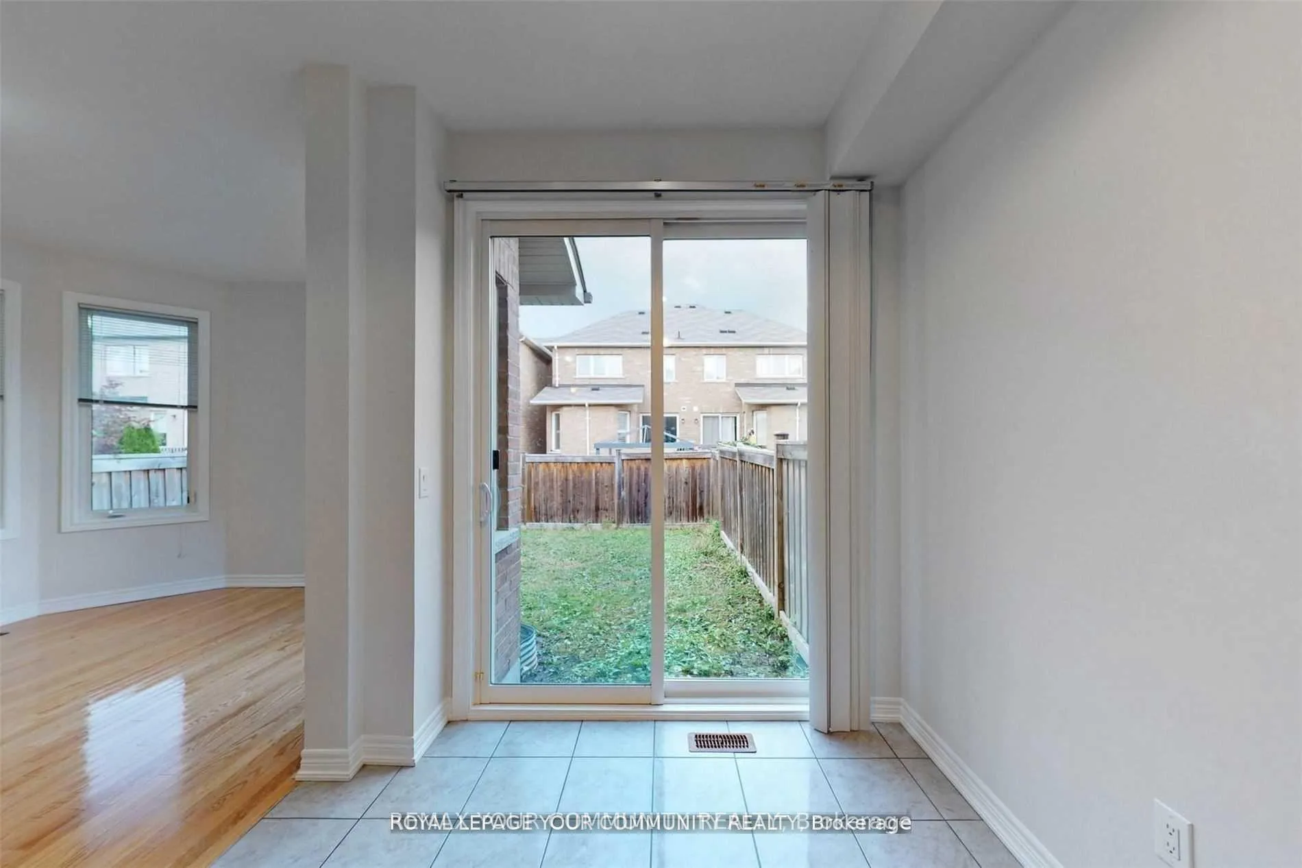 Photo 16 of 34 Thistle Avenue, Richmond Hill, Jefferson — HOMEH