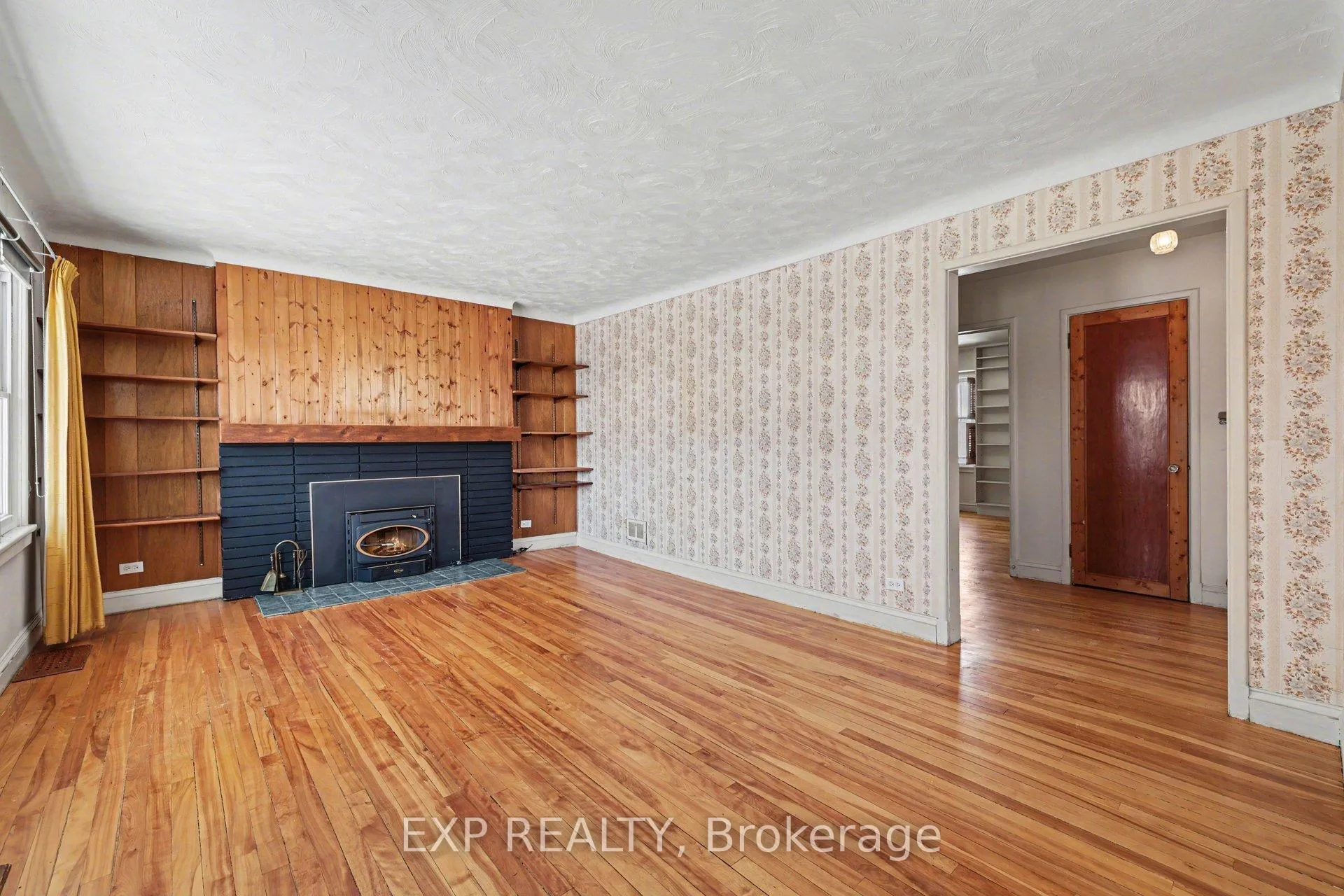 Photo 5 of 2511 Junction Avenue, Ottawa, Heron Park — HOMEH