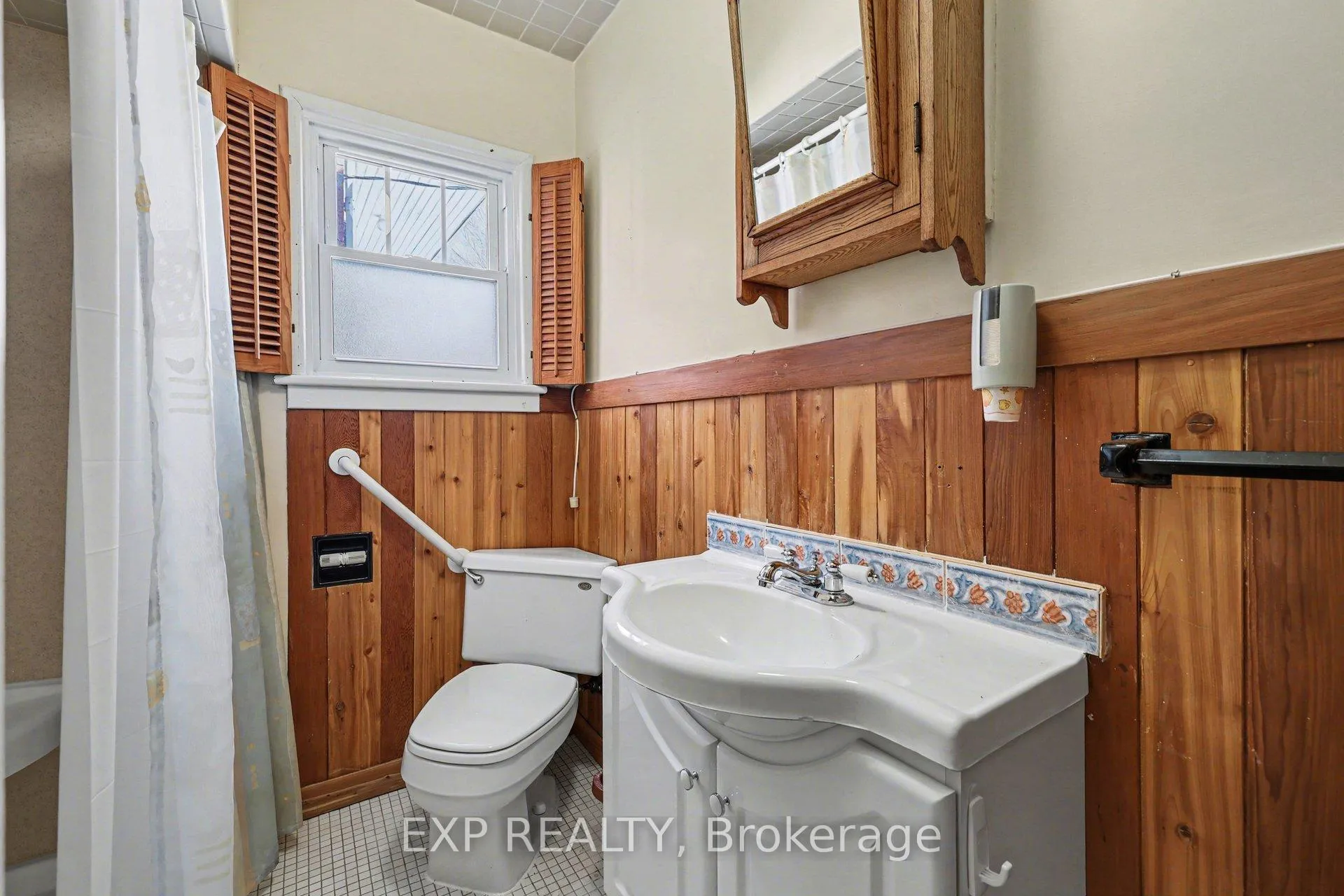 Photo 11 of 2511 Junction Avenue, Ottawa, Heron Park — HOMEH