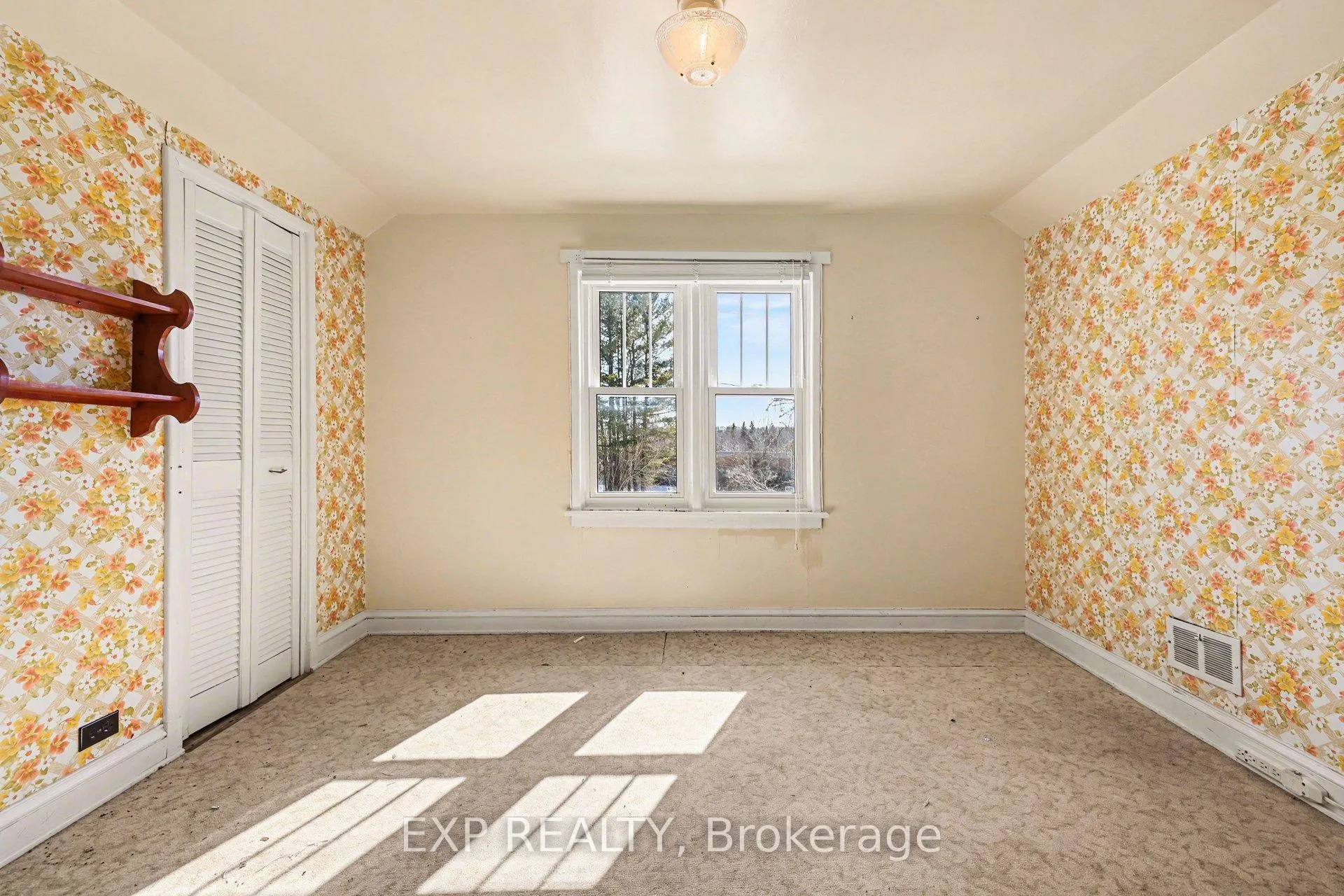 Photo 12 of 2511 Junction Avenue, Ottawa, Heron Park — HOMEH