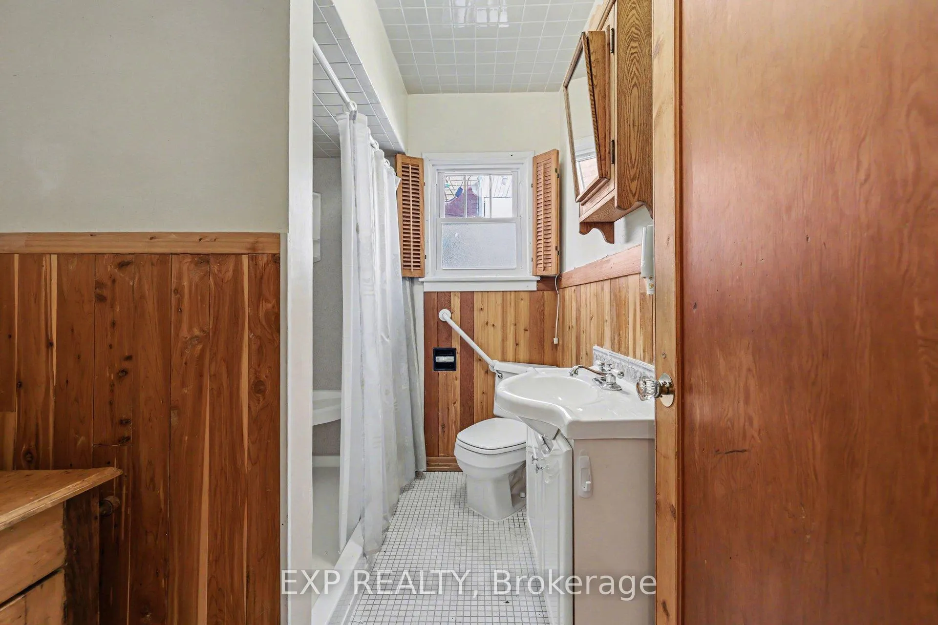 Photo 17 of 2511 Junction Avenue, Ottawa, Heron Park — HOMEH