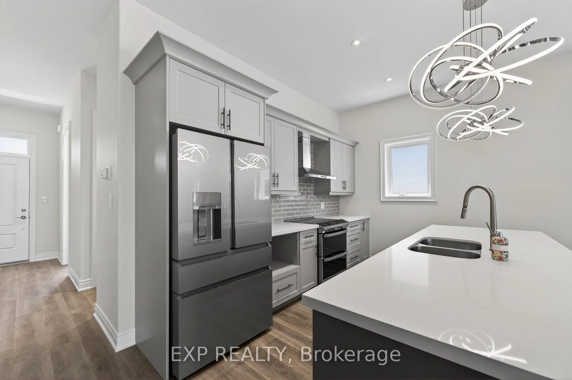 Photo 3 of 10 Butternut Crescent, Fort Erie, Lakeshore - Fort Erie — HOMEH