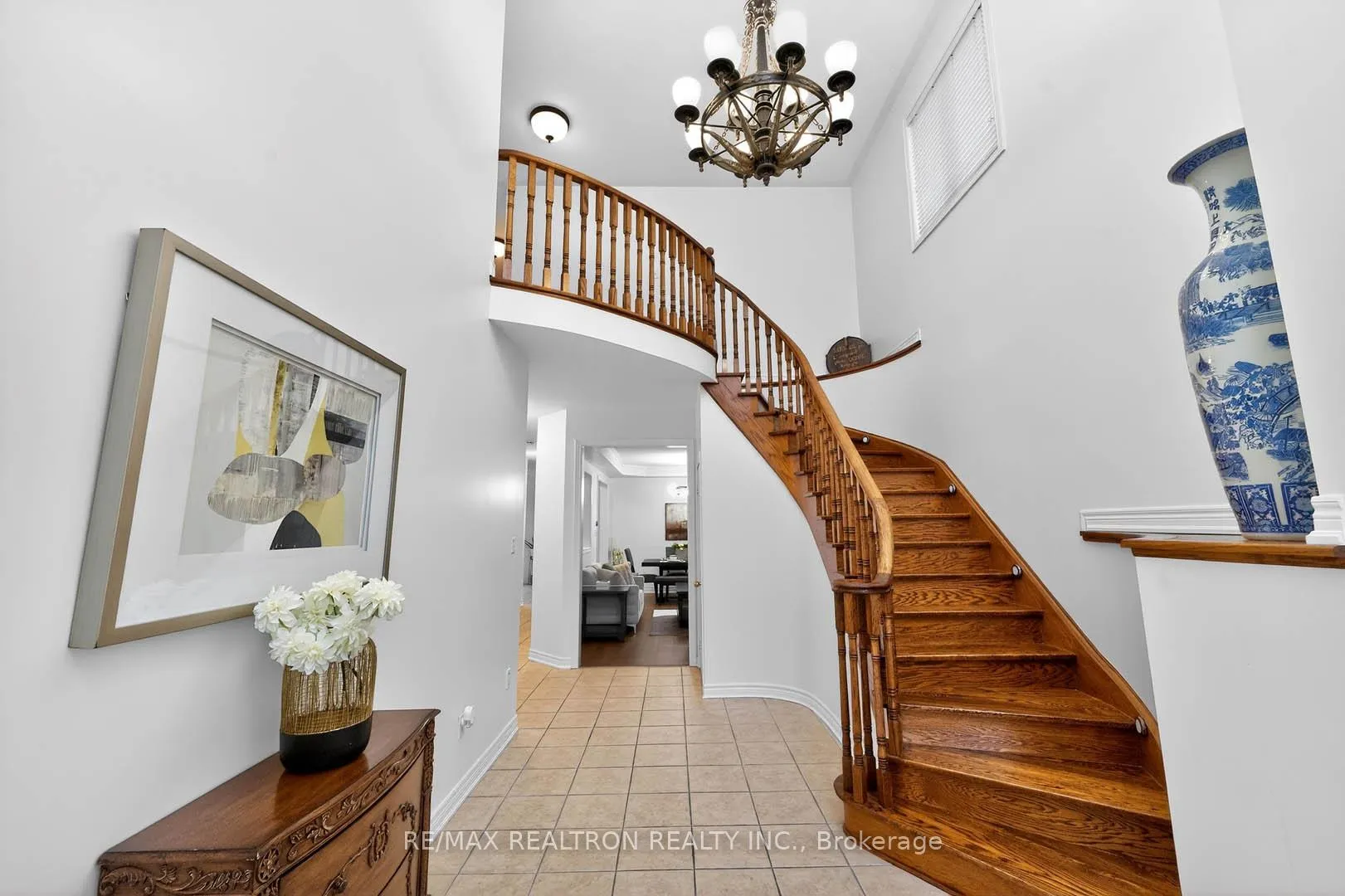 Photo 2 of 71 Timber Valley Avenue, Richmond Hill, Oak Ridges — HOMEH