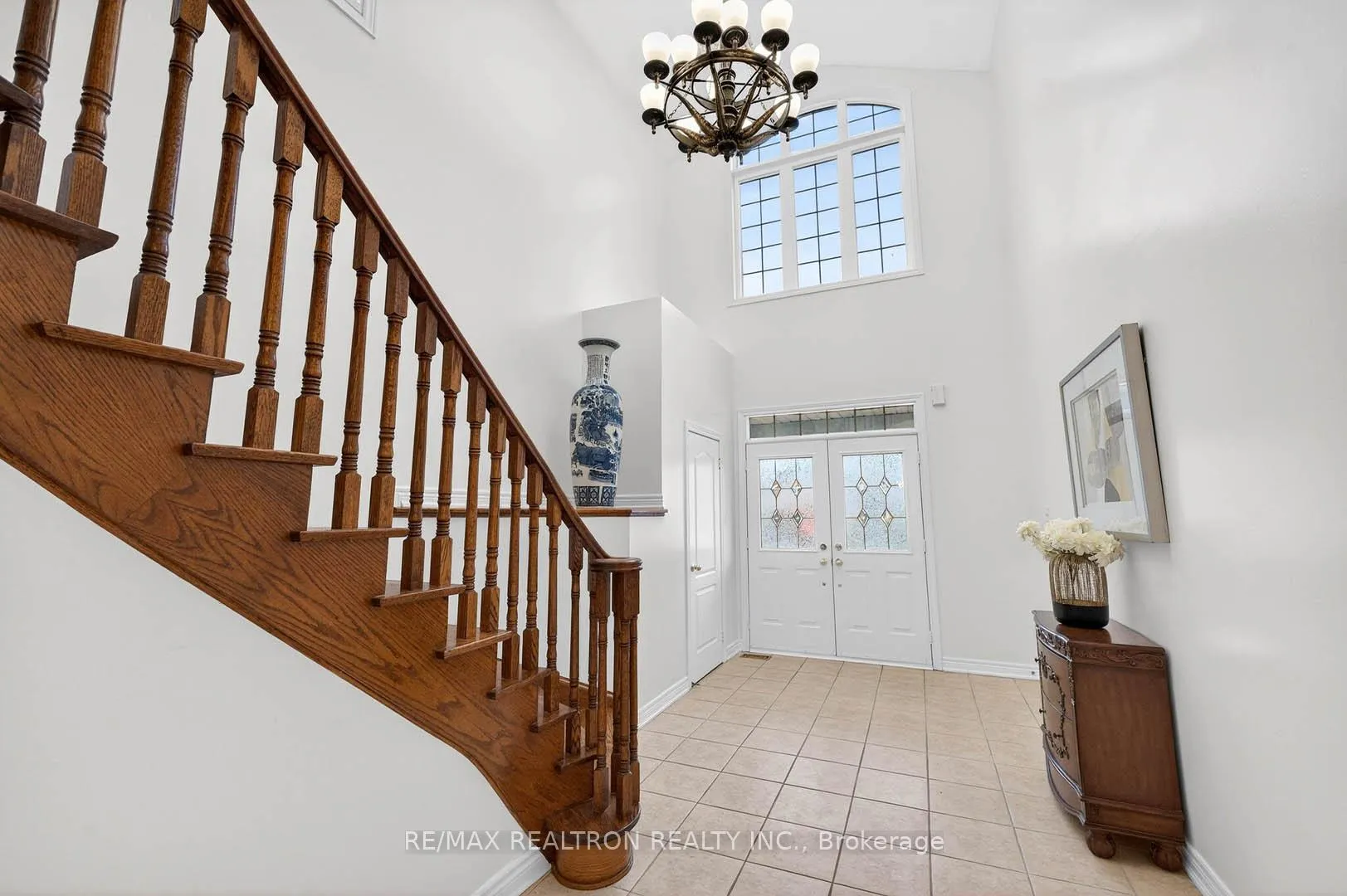 Photo 3 of 71 Timber Valley Avenue, Richmond Hill, Oak Ridges — HOMEH