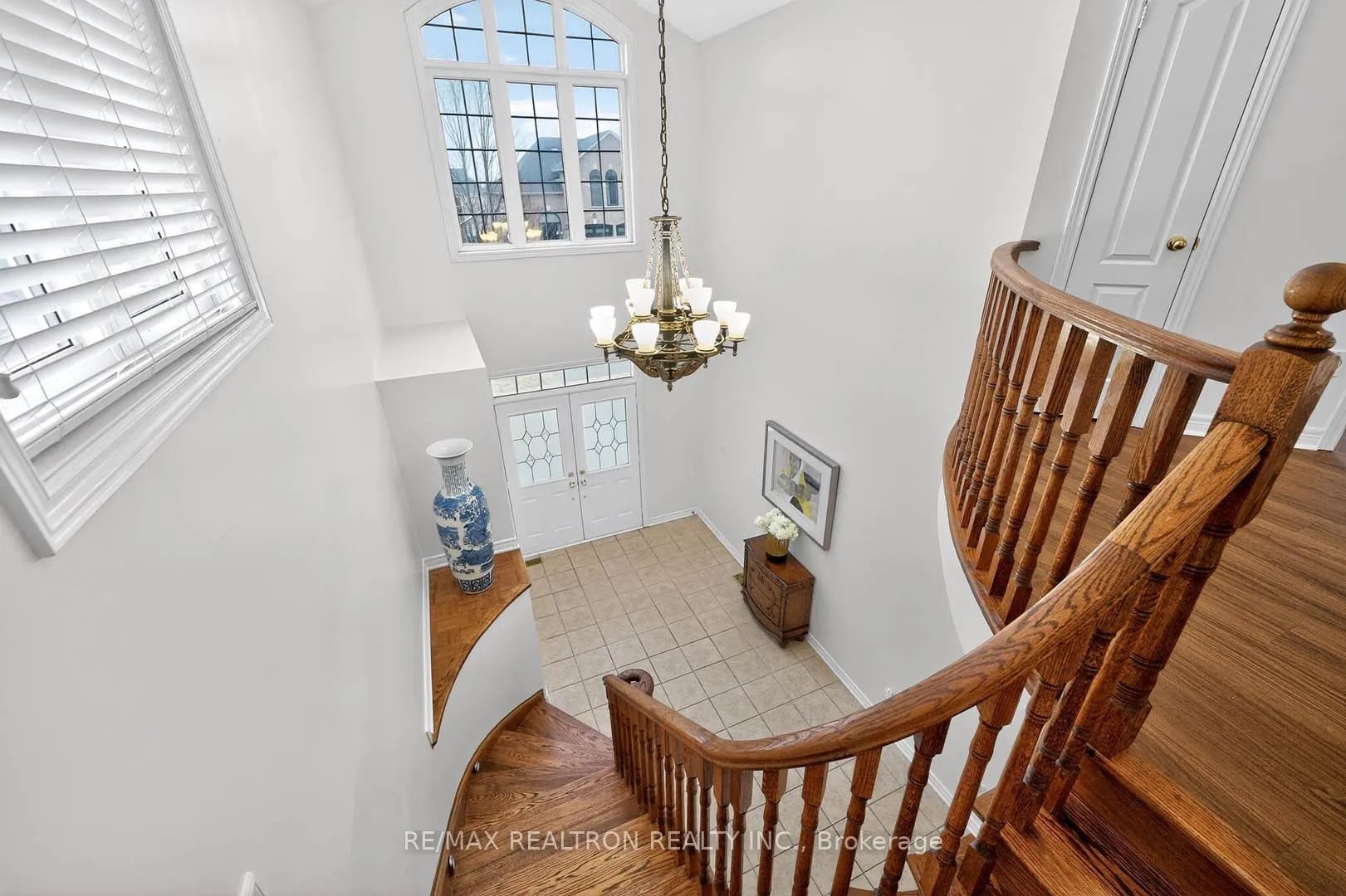 Photo 4 of 71 Timber Valley Avenue, Richmond Hill, Oak Ridges — HOMEH