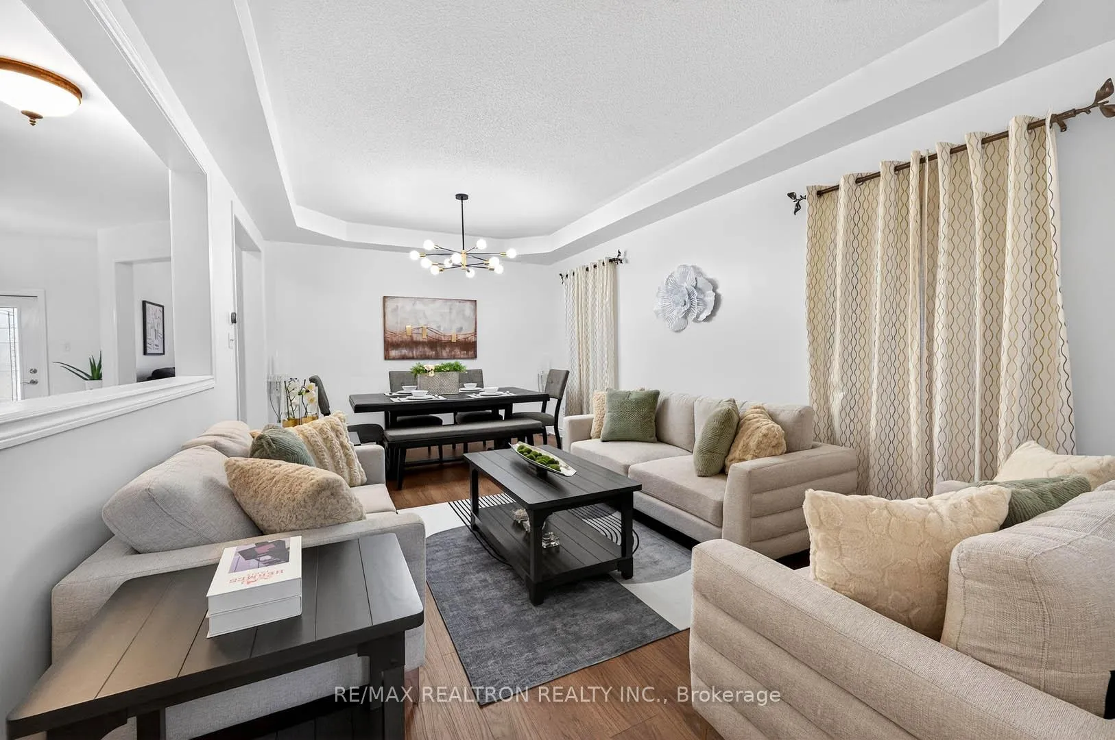 Photo 5 of 71 Timber Valley Avenue, Richmond Hill, Oak Ridges — HOMEH
