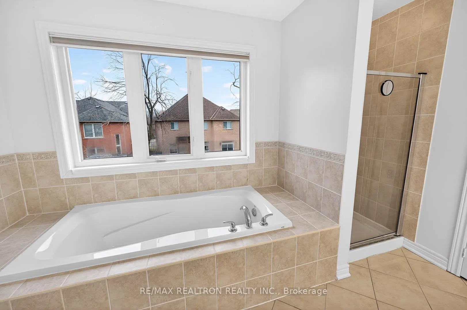 Photo 24 of 71 Timber Valley Avenue, Richmond Hill, Oak Ridges — HOMEH