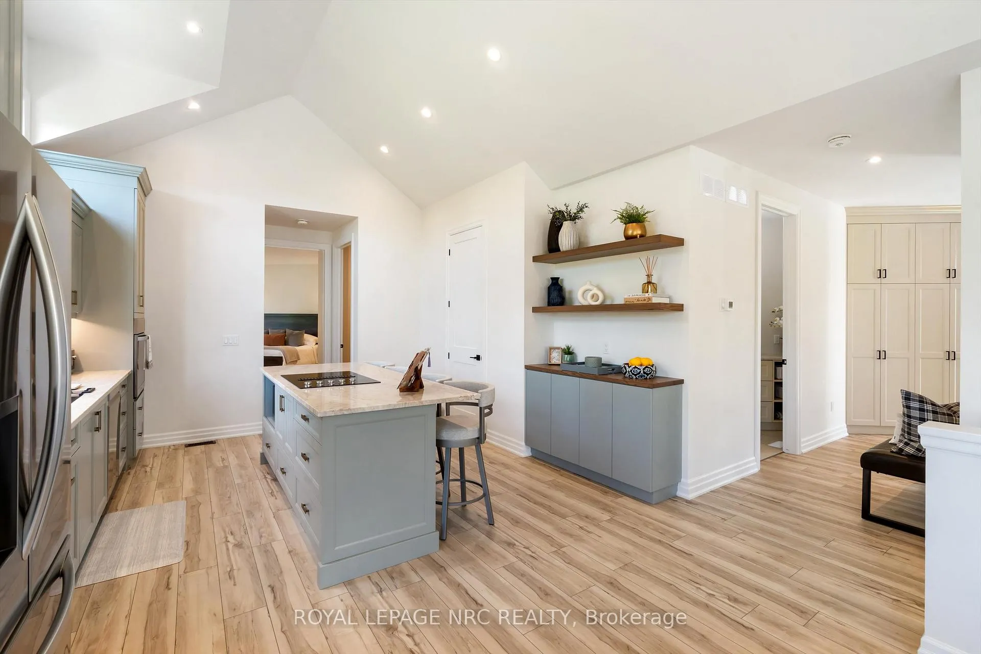 Photo 9 of 61 Westcott Road, Welland, West Welland — HOMEH