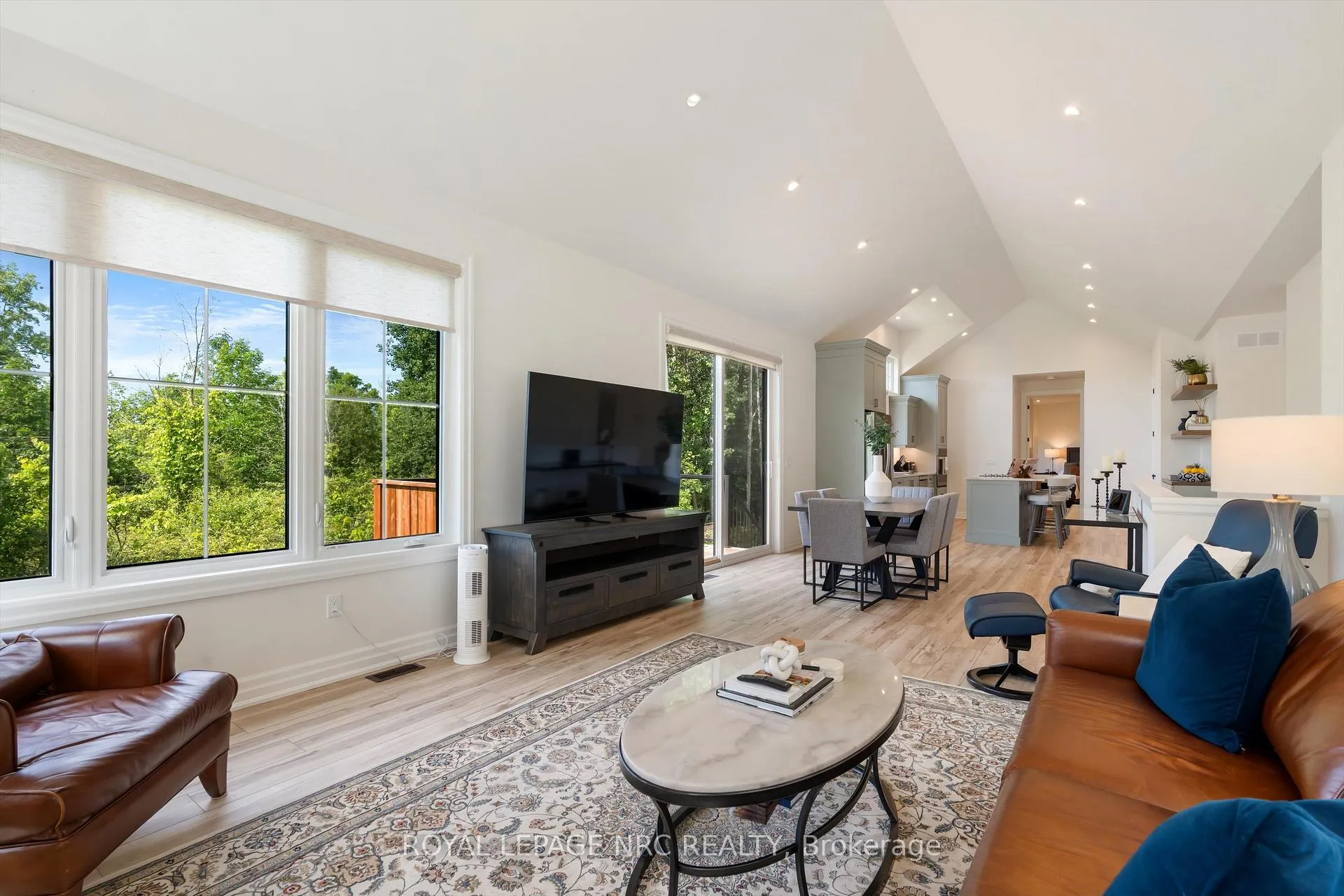 Photo 16 of 61 Westcott Road, Welland, West Welland — HOMEH
