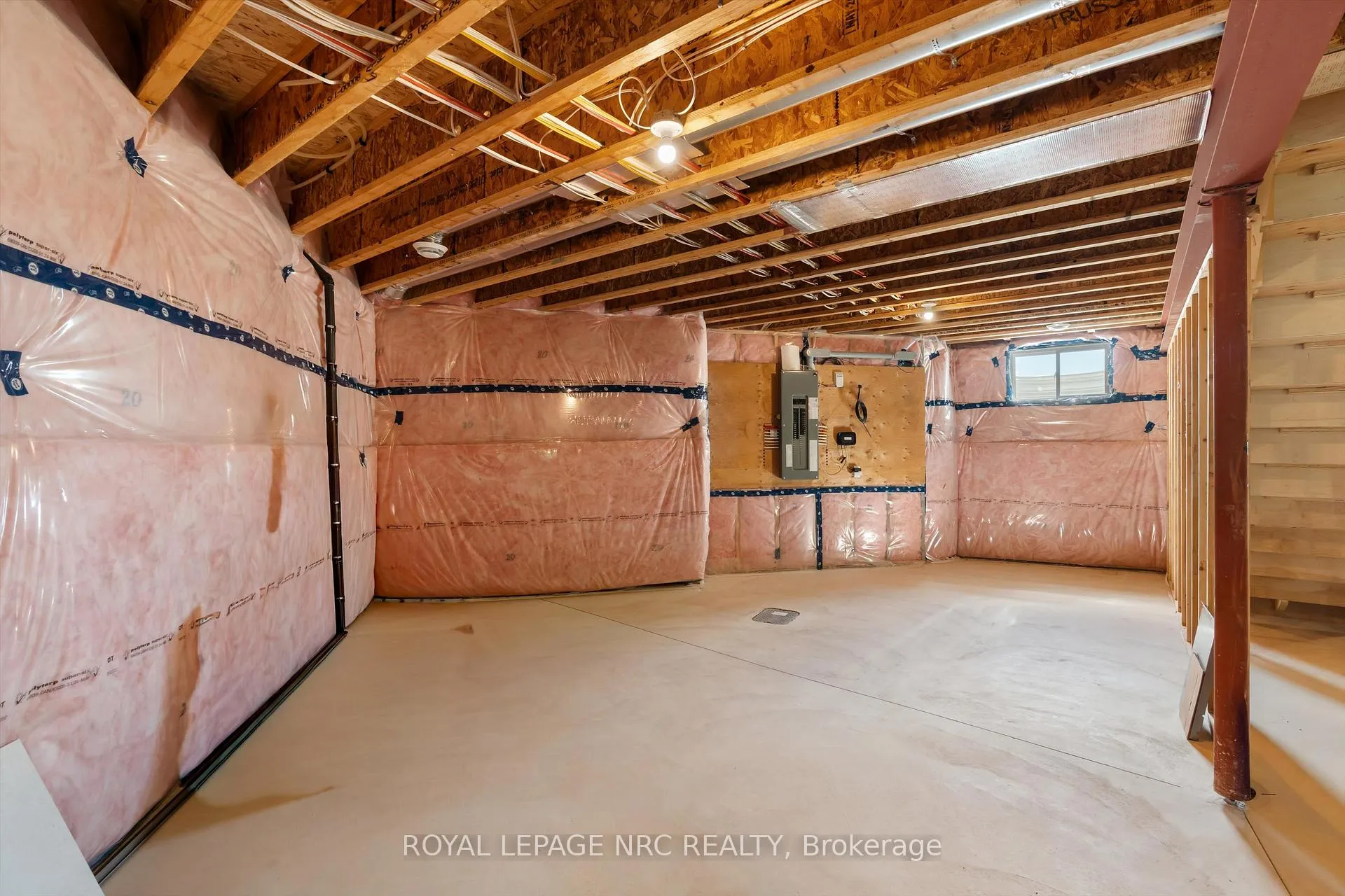 Photo 28 of 61 Westcott Road, Welland, West Welland — HOMEH