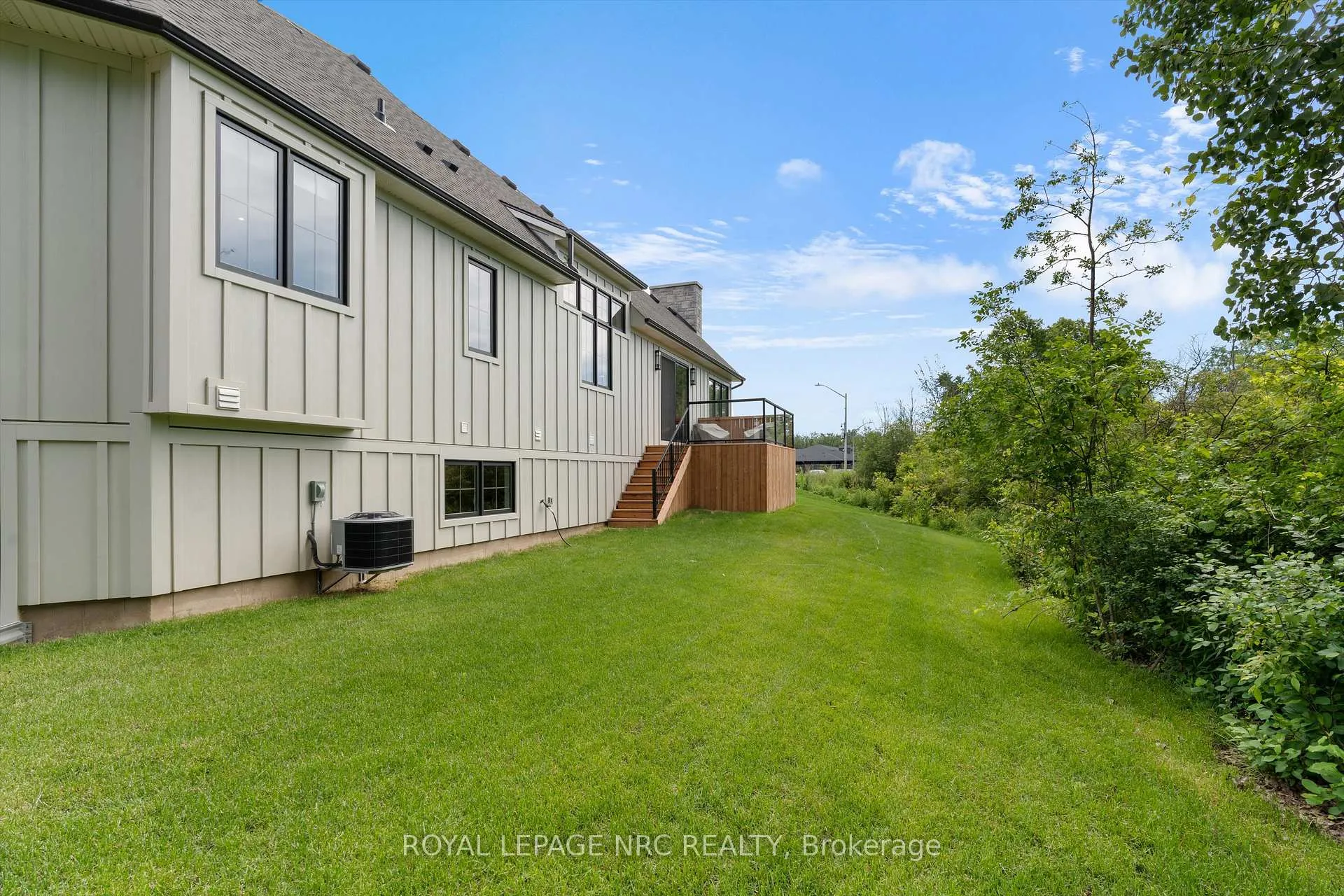 Photo 31 of 61 Westcott Road, Welland, West Welland — HOMEH