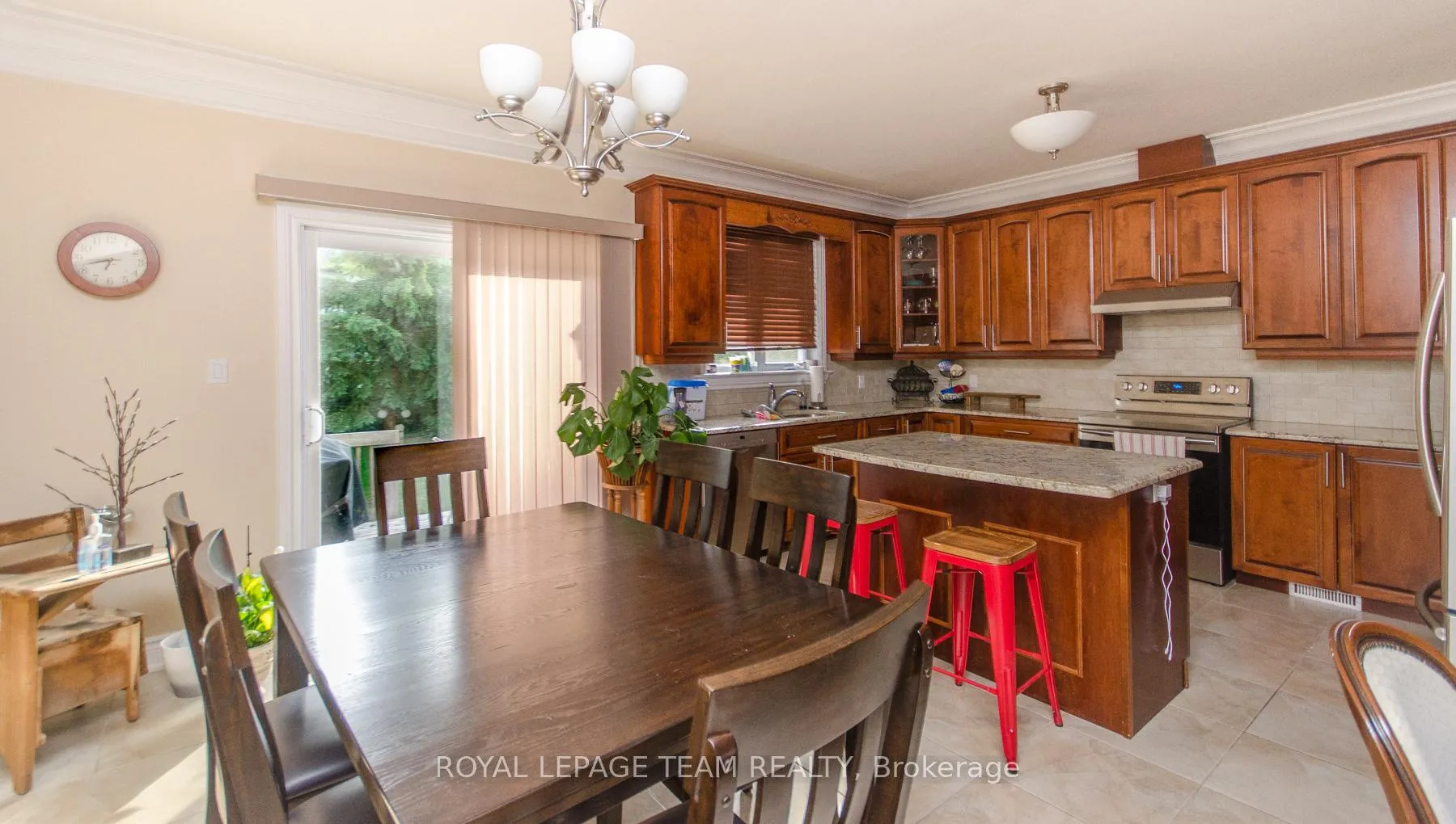Photo 5 of Unit A, 526 Hilson Avenue, Ottawa, Westboro/Hampton Park — HOMEH