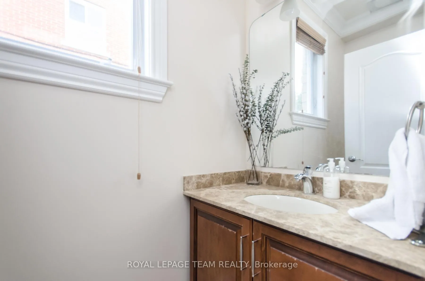 Photo 8 of Unit A, 526 Hilson Avenue, Ottawa, Westboro/Hampton Park — HOMEH
