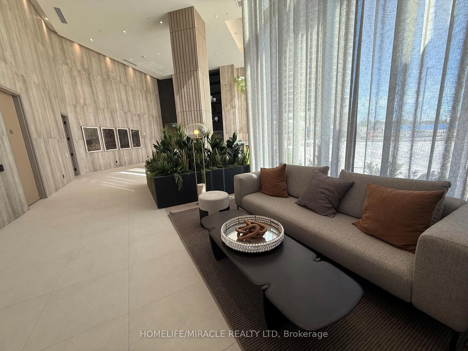 Photo 7 of Unit 817, 6 Flavelle Trail, Vaughan, Steeles West Industrial — HOMEH