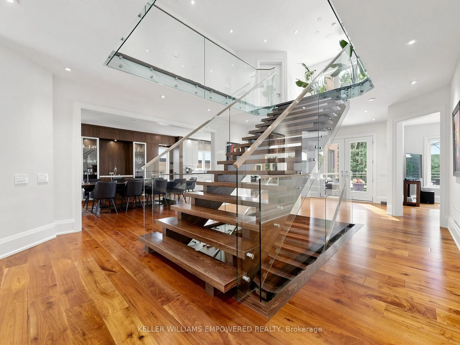 Photo 8 of 93 Longview Crescent, Vaughan, Islington Woods — HOMEH