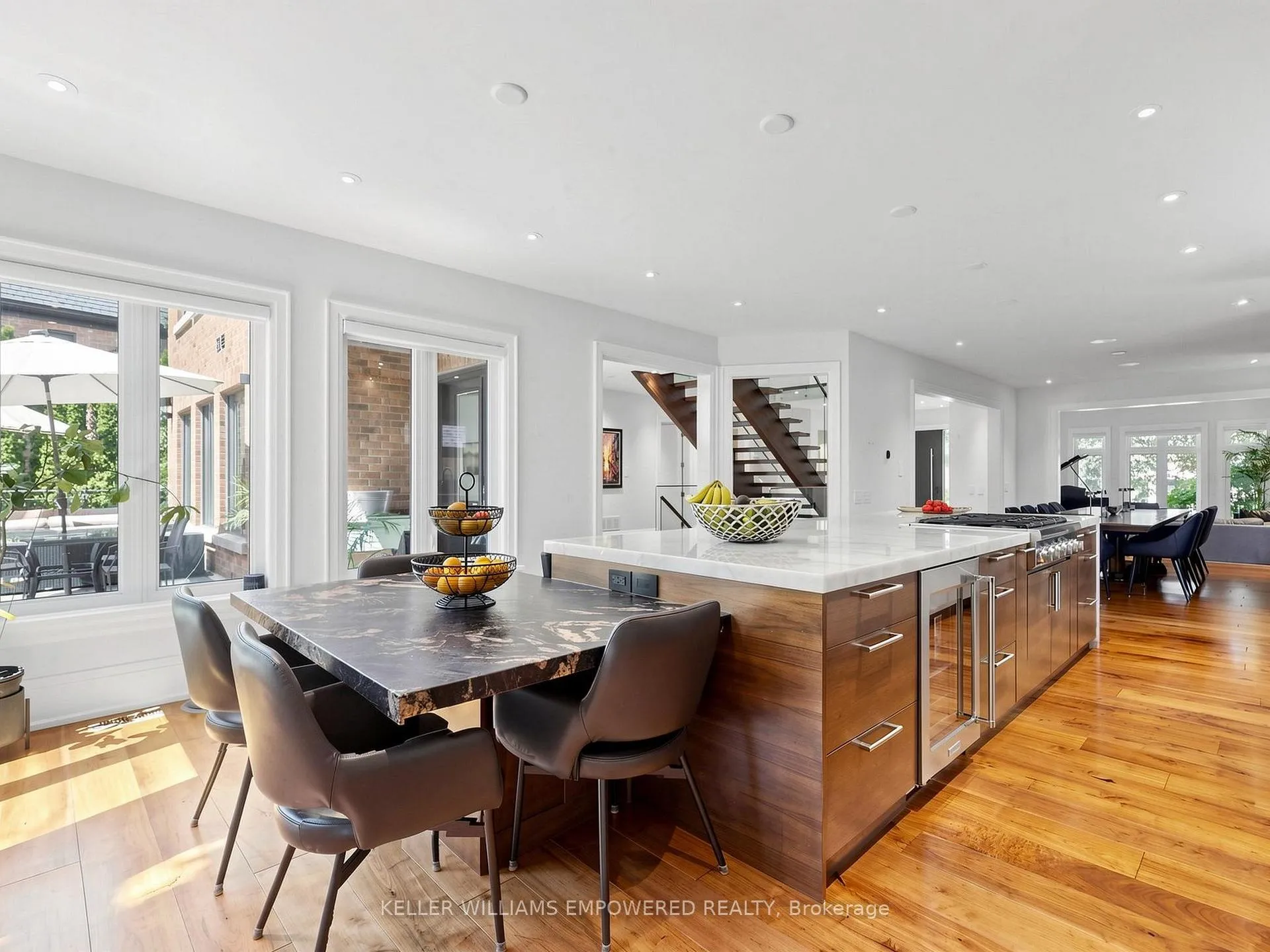 Photo 10 of 93 Longview Crescent, Vaughan, Islington Woods — HOMEH