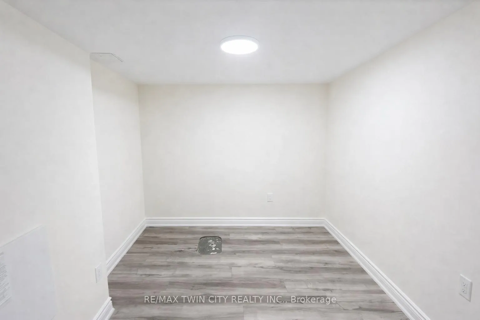 Photo 4 of Unit Basement, 592 Blair Creek Drive W, Kitchener, Doon South — HOMEH