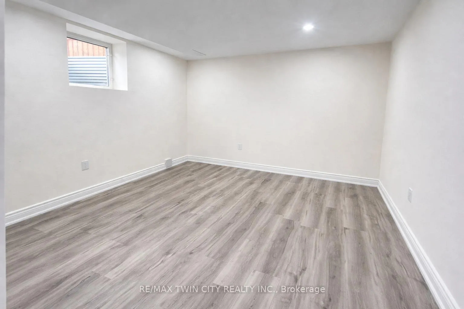 Photo 6 of Unit Basement, 592 Blair Creek Drive W, Kitchener, Doon South — HOMEH