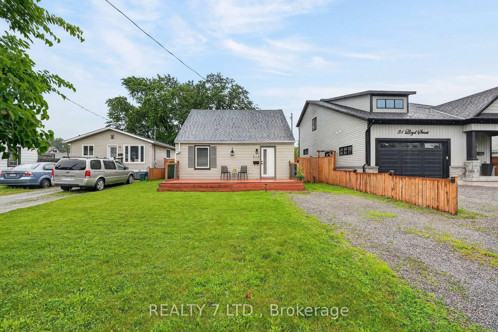 Photo 3 of 29 Lloyd Street, St. Catharines, Western Hill — HOMEH