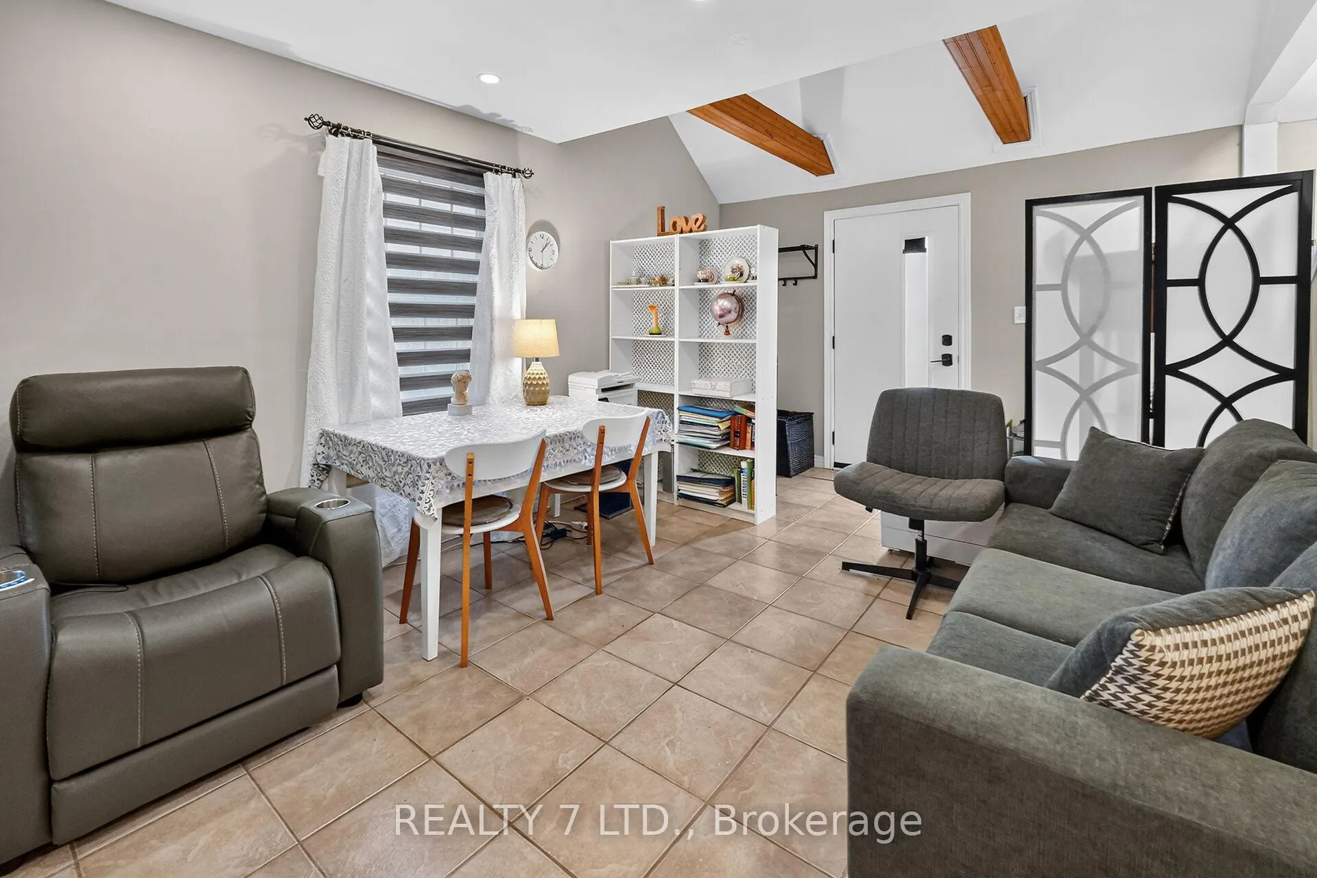 Photo 7 of 29 Lloyd Street, St. Catharines, Western Hill — HOMEH