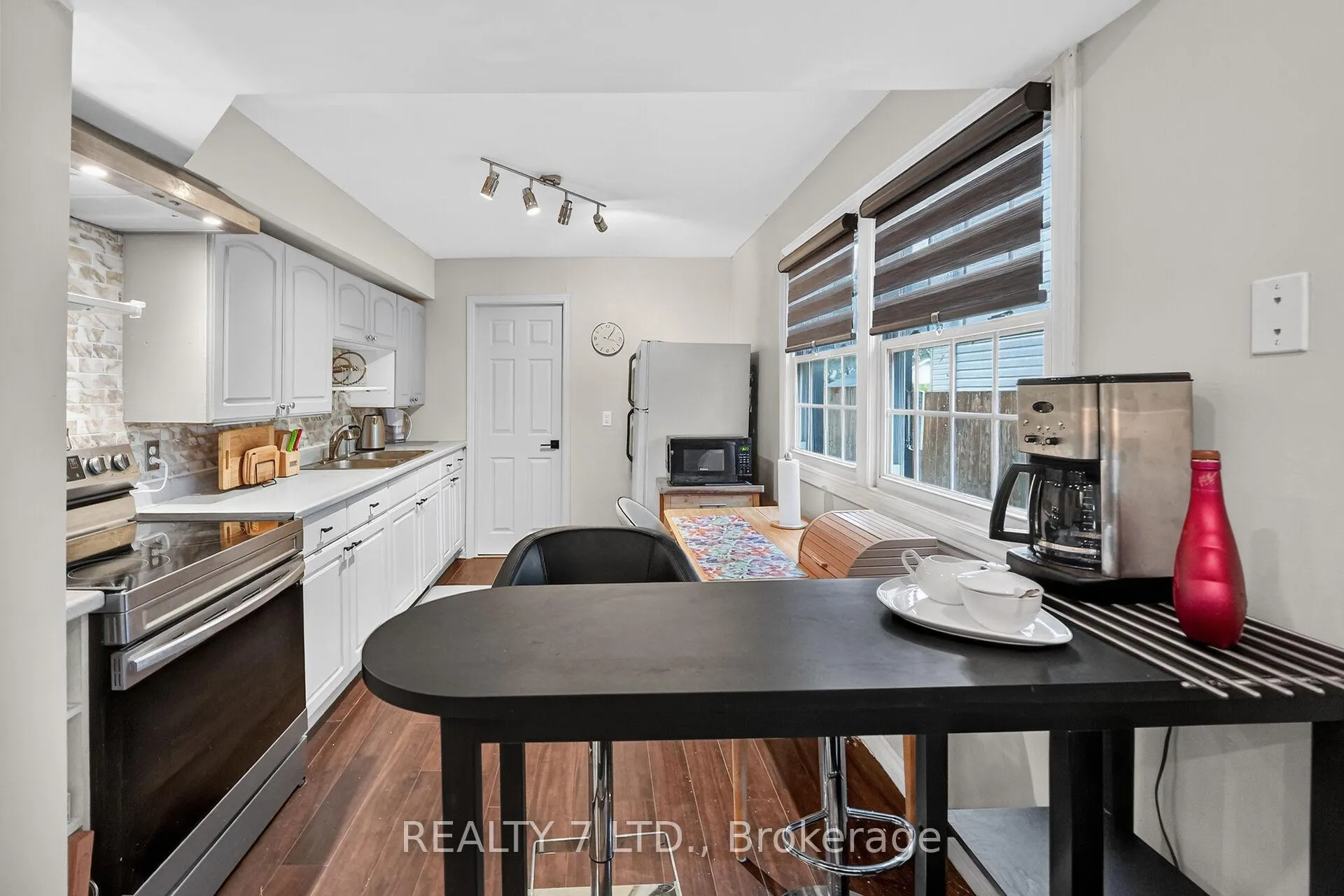Photo 9 of 29 Lloyd Street, St. Catharines, Western Hill — HOMEH