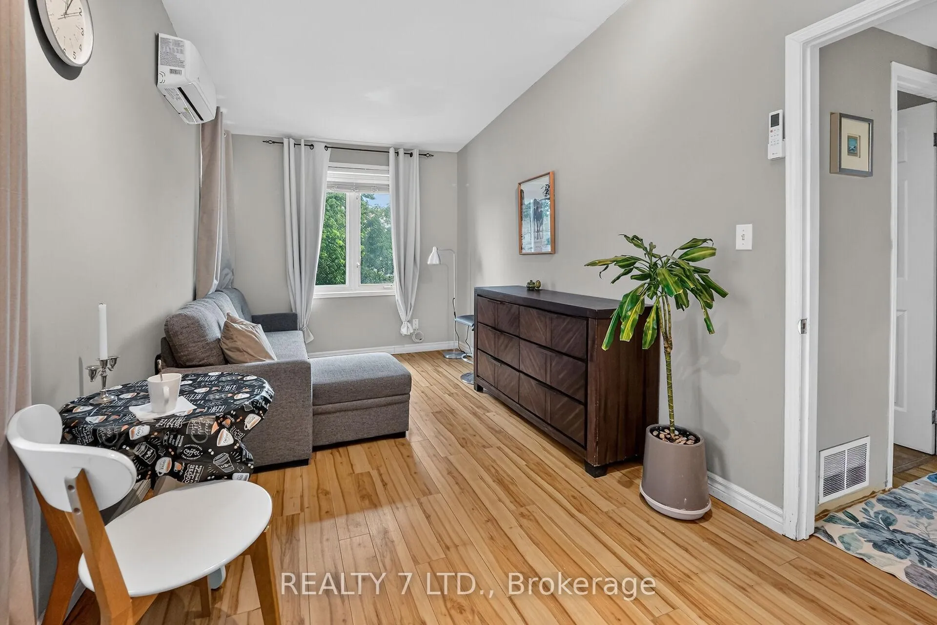 Photo 16 of 29 Lloyd Street, St. Catharines, Western Hill — HOMEH