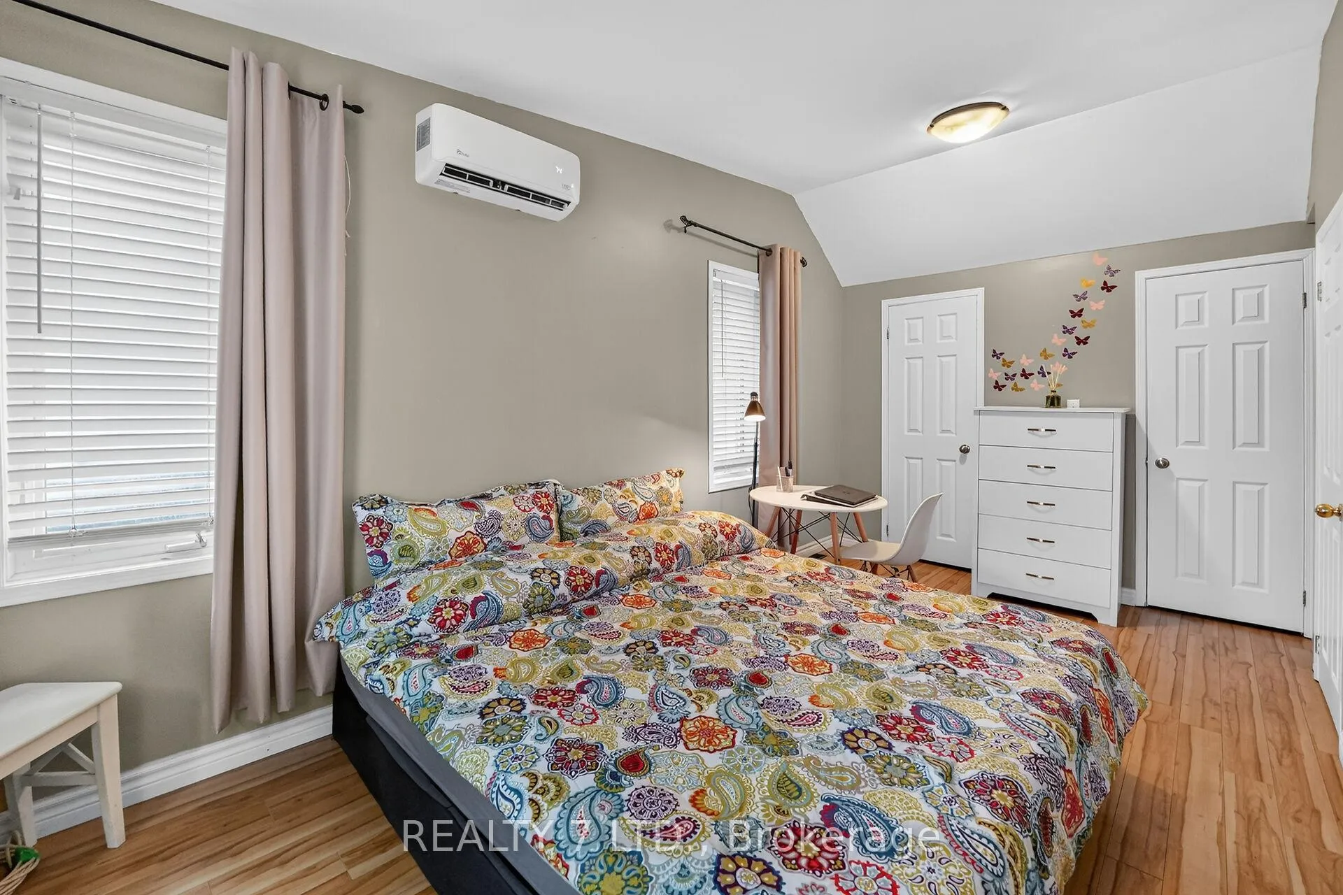 Photo 21 of 29 Lloyd Street, St. Catharines, Western Hill — HOMEH