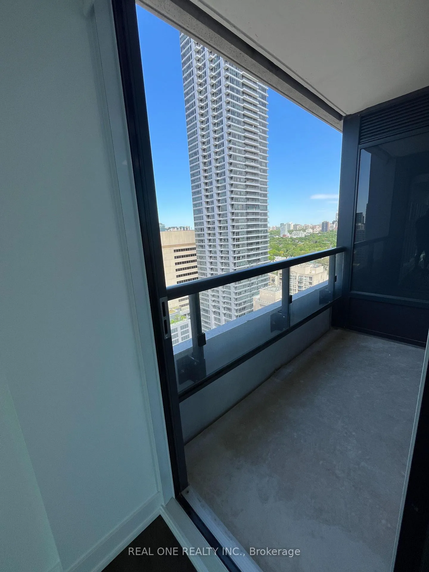 Photo 18 of Unit 2802, 609 Sherbourne street, Toronto, North St. James Town — HOMEH