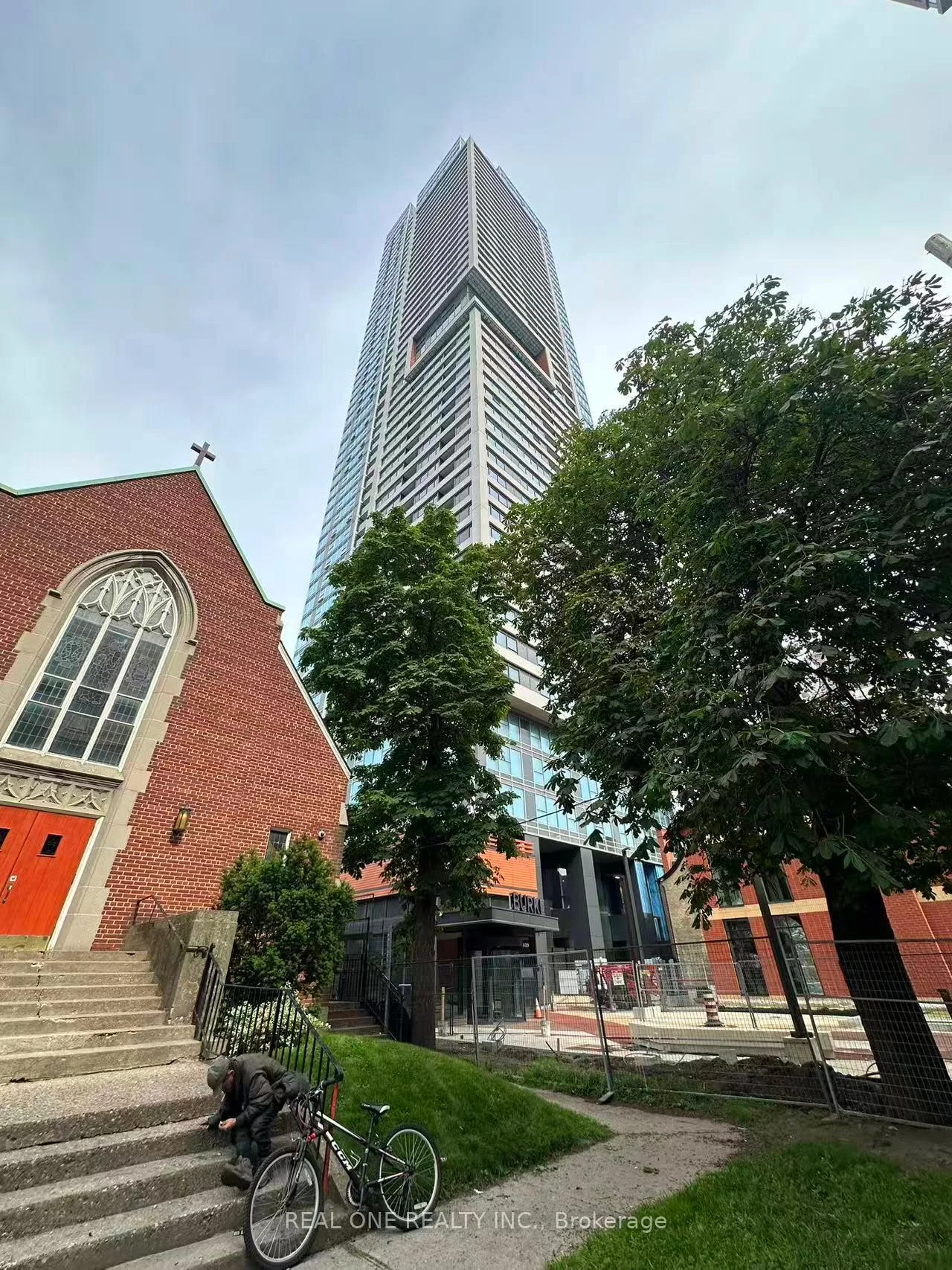 Photo 2 of Unit 2802, 609 Sherbourne street, Toronto, North St. James Town — HOMEH
