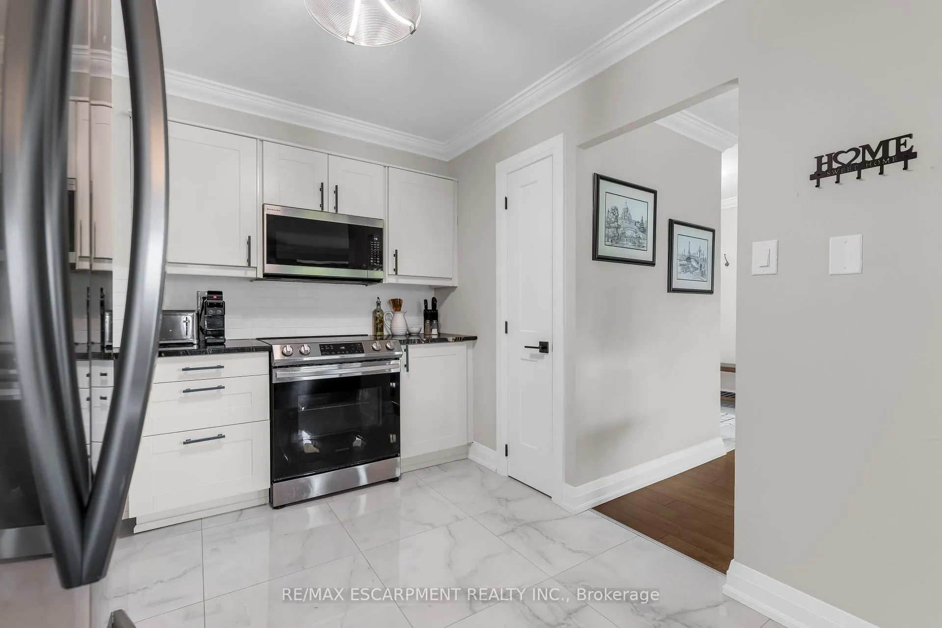 Photo 8 of Unit 211, 500 Green Road, Hamilton, Lakeshore — HOMEH