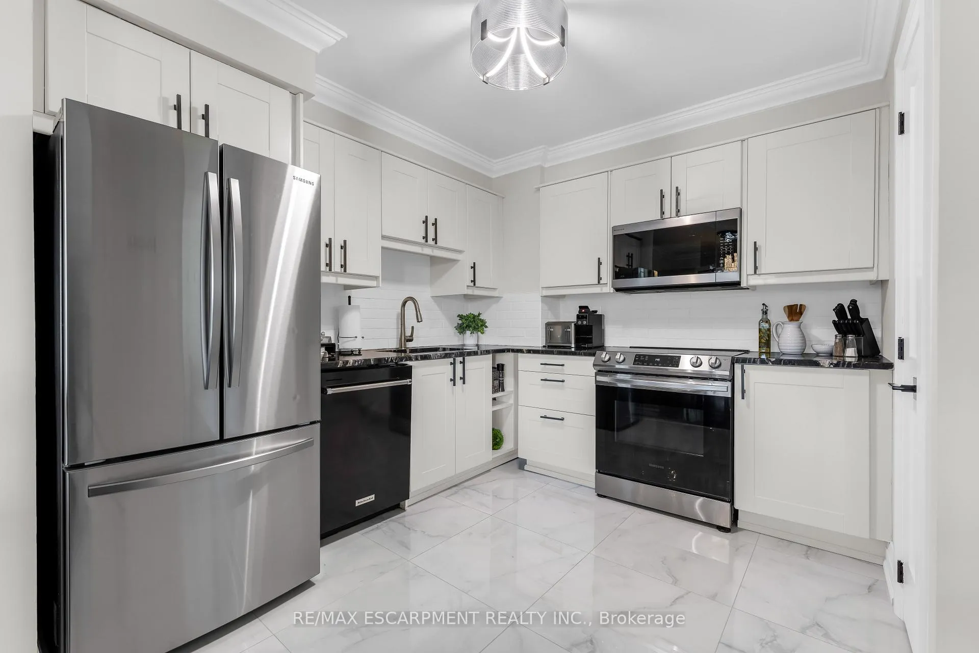 Photo 9 of Unit 211, 500 Green Road, Hamilton, Lakeshore — HOMEH