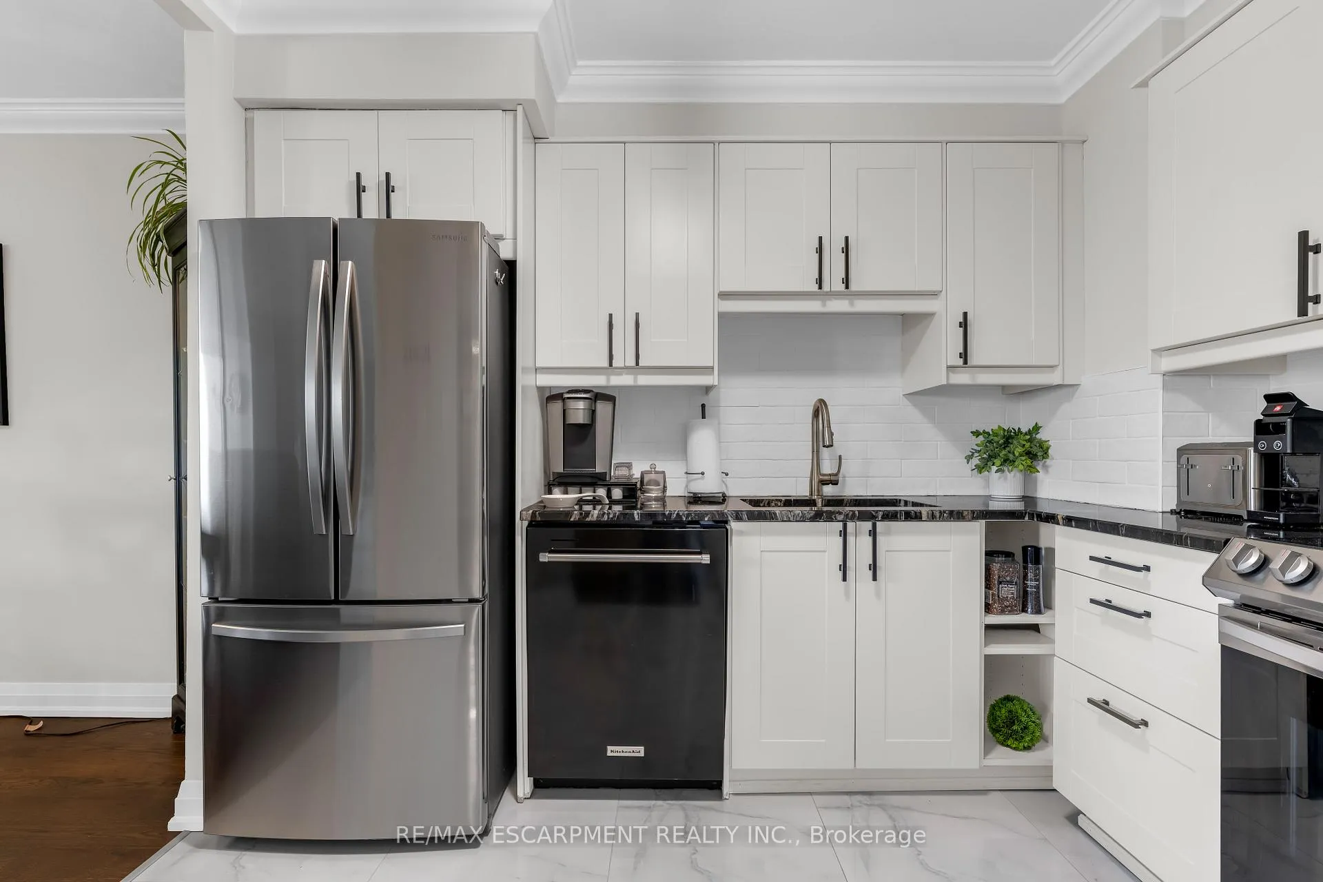 Photo 10 of Unit 211, 500 Green Road, Hamilton, Lakeshore — HOMEH