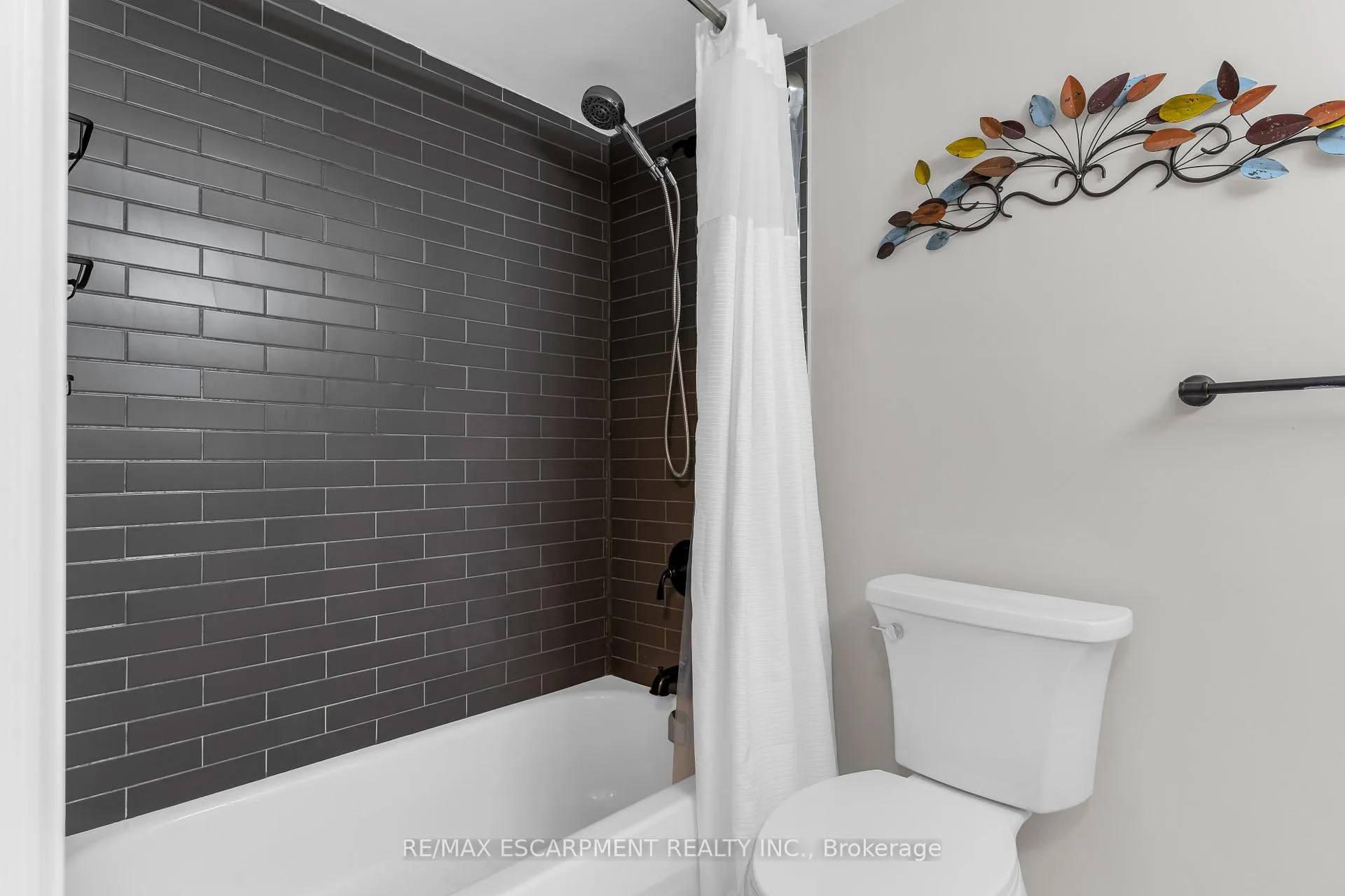 Photo 31 of Unit 211, 500 Green Road, Hamilton, Lakeshore — HOMEH