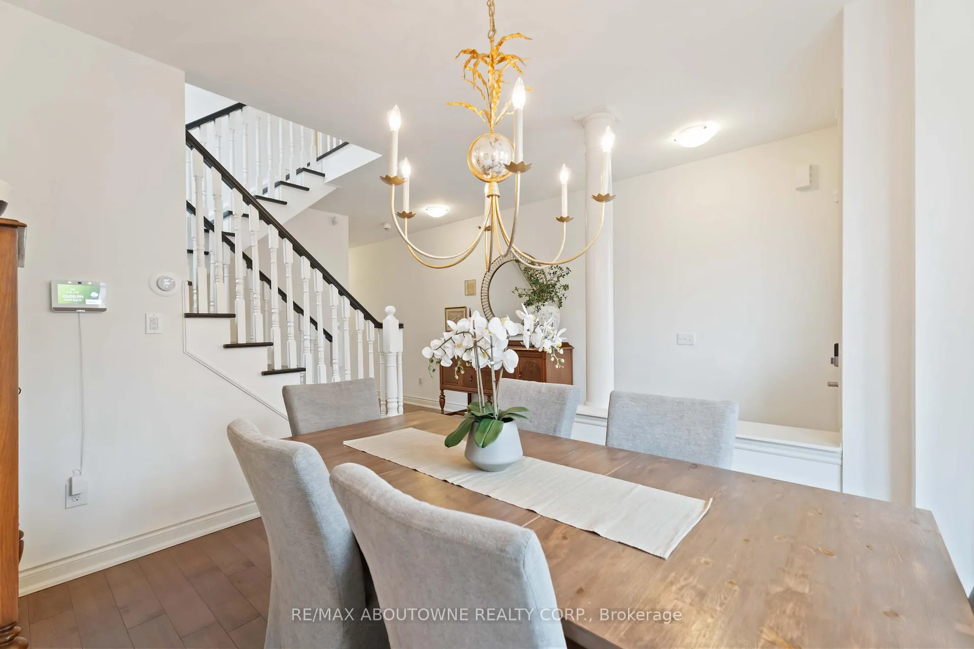 Photo 9 of 28 Babcock Street, Hamilton, Waterdown — HOMEH
