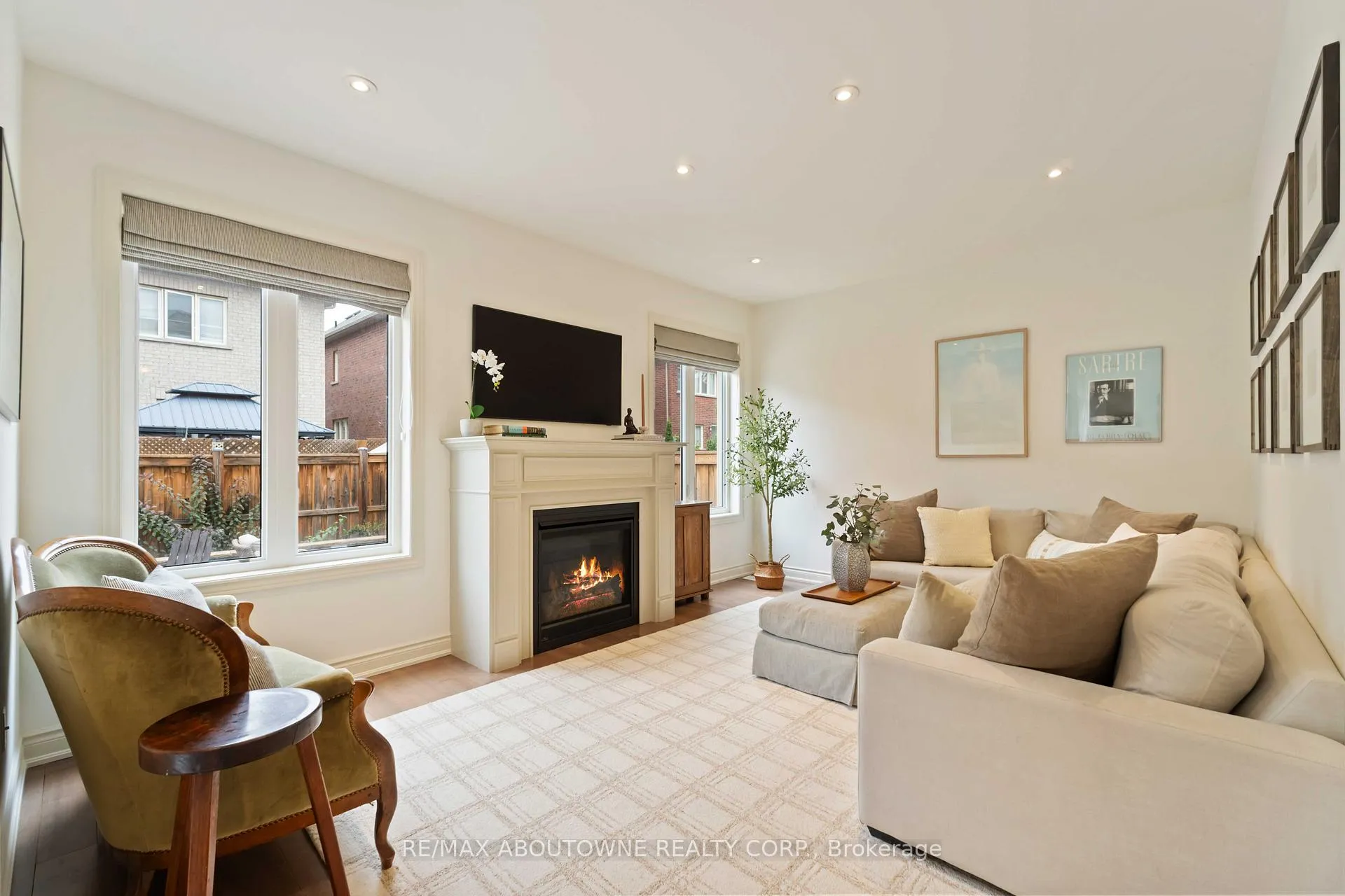 Photo 10 of 28 Babcock Street, Hamilton, Waterdown — HOMEH