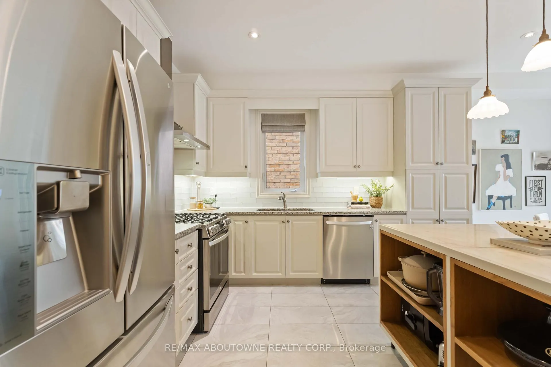 Photo 14 of 28 Babcock Street, Hamilton, Waterdown — HOMEH