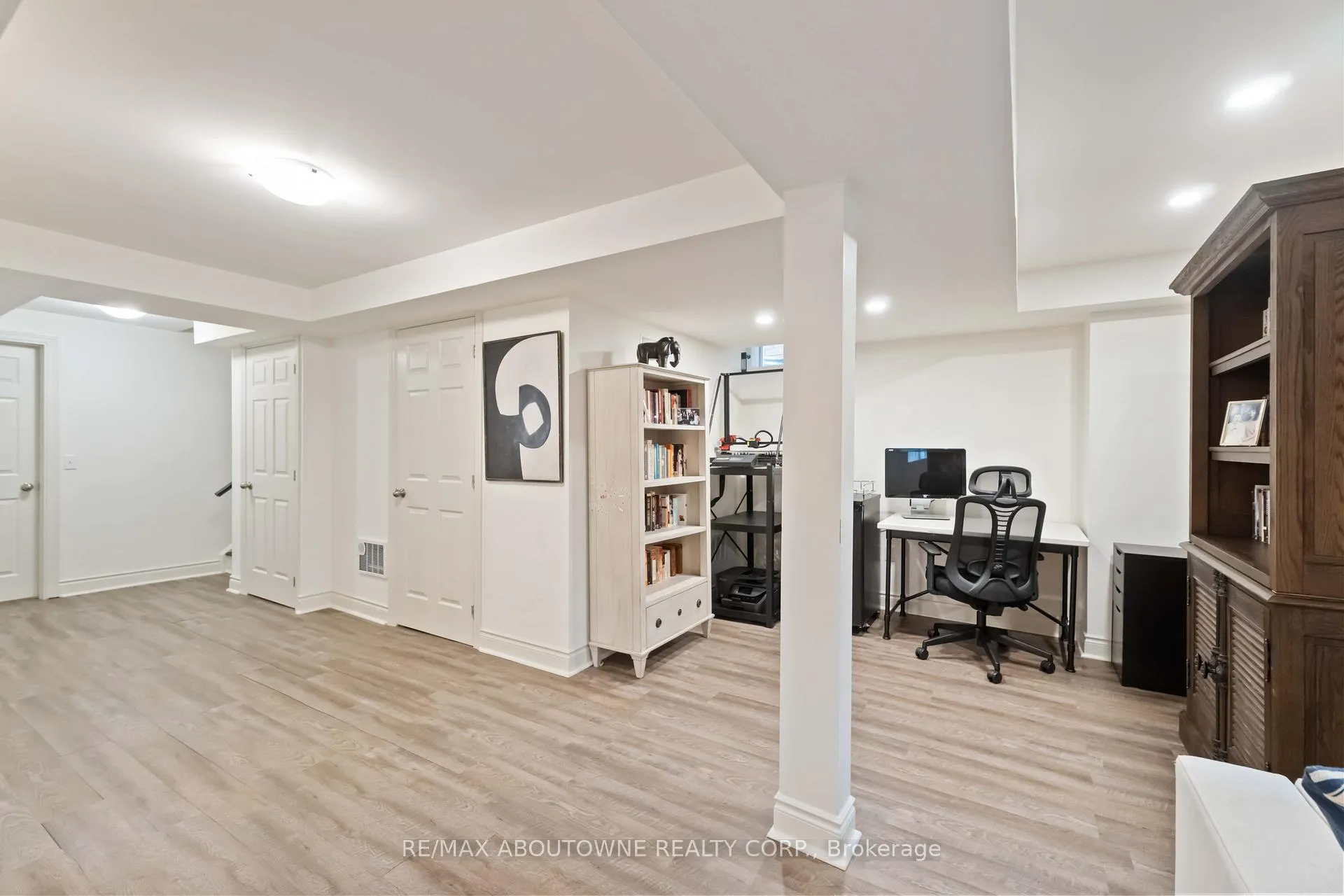 Photo 36 of 28 Babcock Street, Hamilton, Waterdown — HOMEH